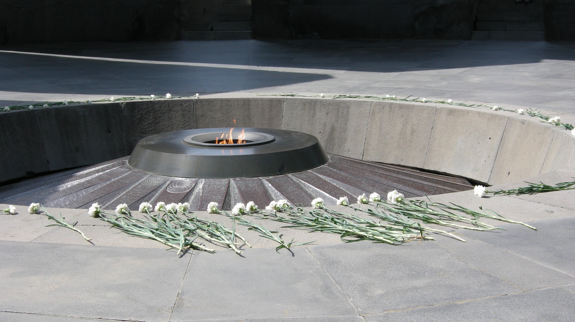 Le mémorial du génocide arménien de 1915 à Erevan (photo Maurice Page)