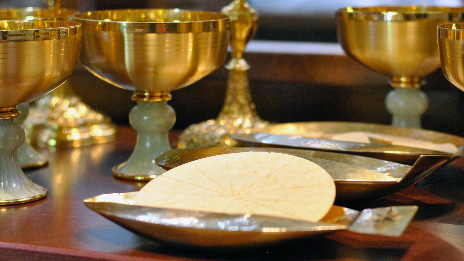 Les divorcés remariés peuvent dans certains cas avoir accès à l'eucharistie (Photo: Pierre Pistoletti)