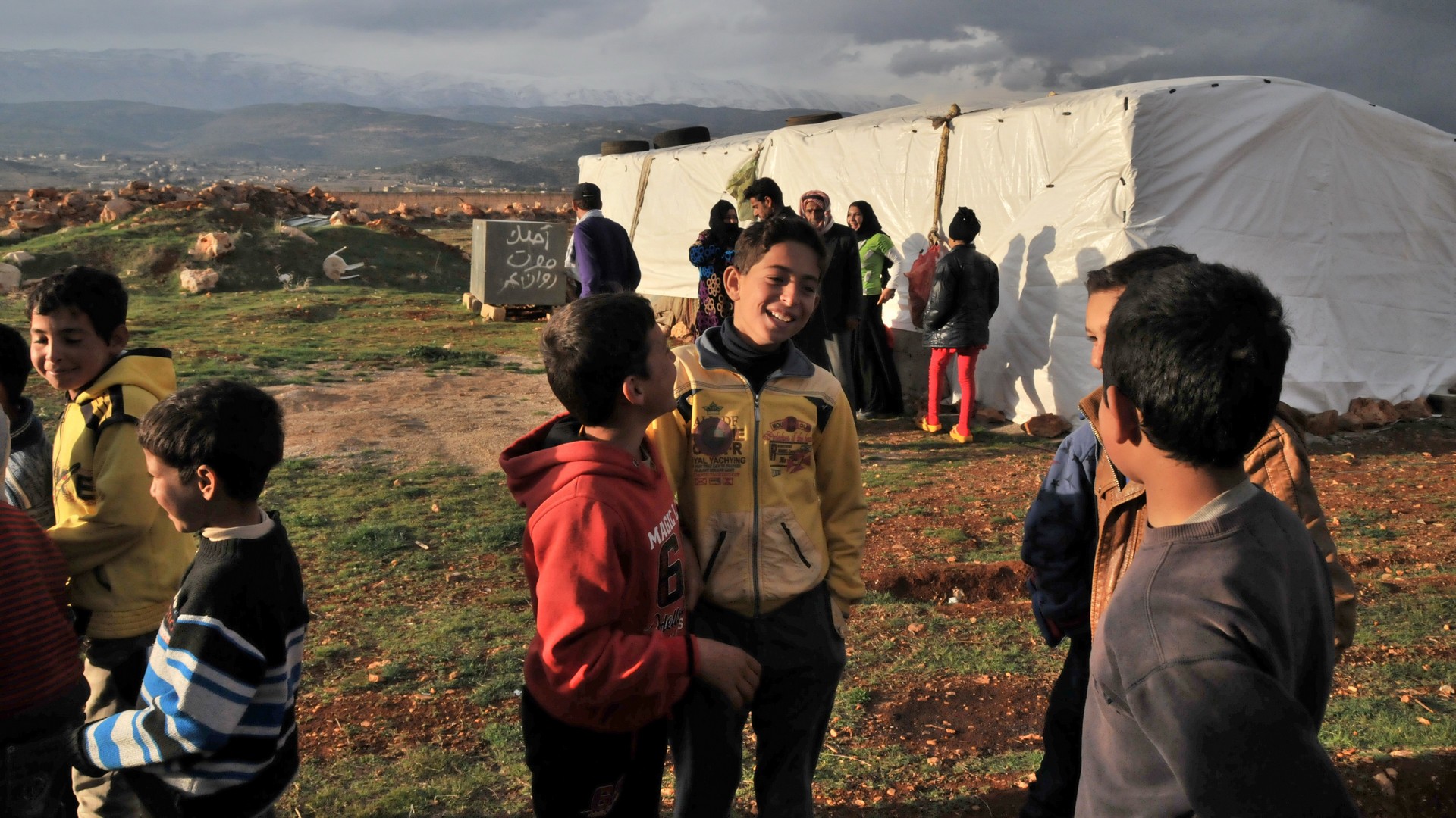 Enfants syriens dans  un camp de réfugiés de la Bekaa, au Liban | © Maurice Page, 2014