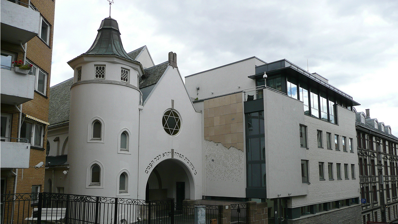 Des musulmans formeront une chaîne humaine autour de la synagogue d'Oslo (Photo: Metro Centric/Flickr/CC BY 2.0)