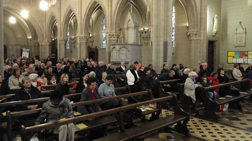 Une messe dans l'église du Grand-Lancy, dans le canton de Genève (Photo:UP Rives-de-l'Aire)