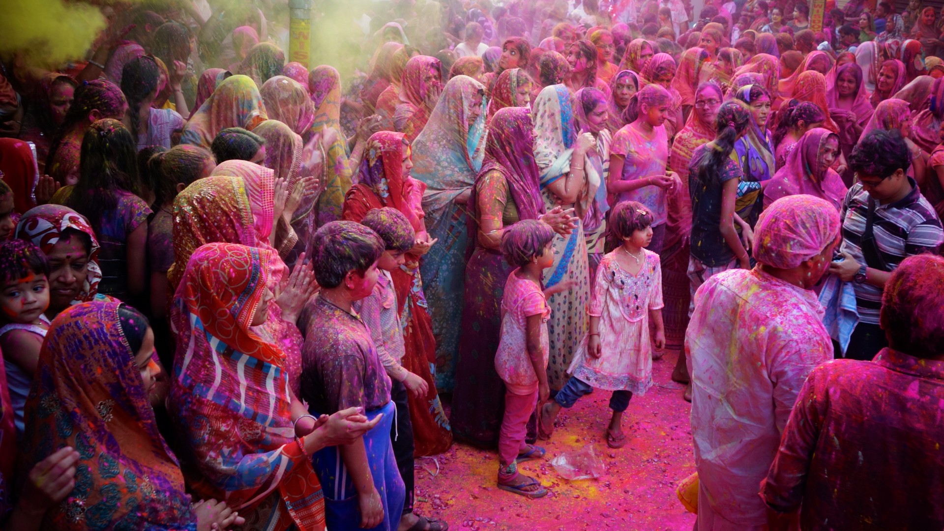 La Holi ou fête des couleurs à Hyderabad, en Inde (photo Flickr, Rajesh Pamnani 2014  CC BY-NC-ND 2.0)