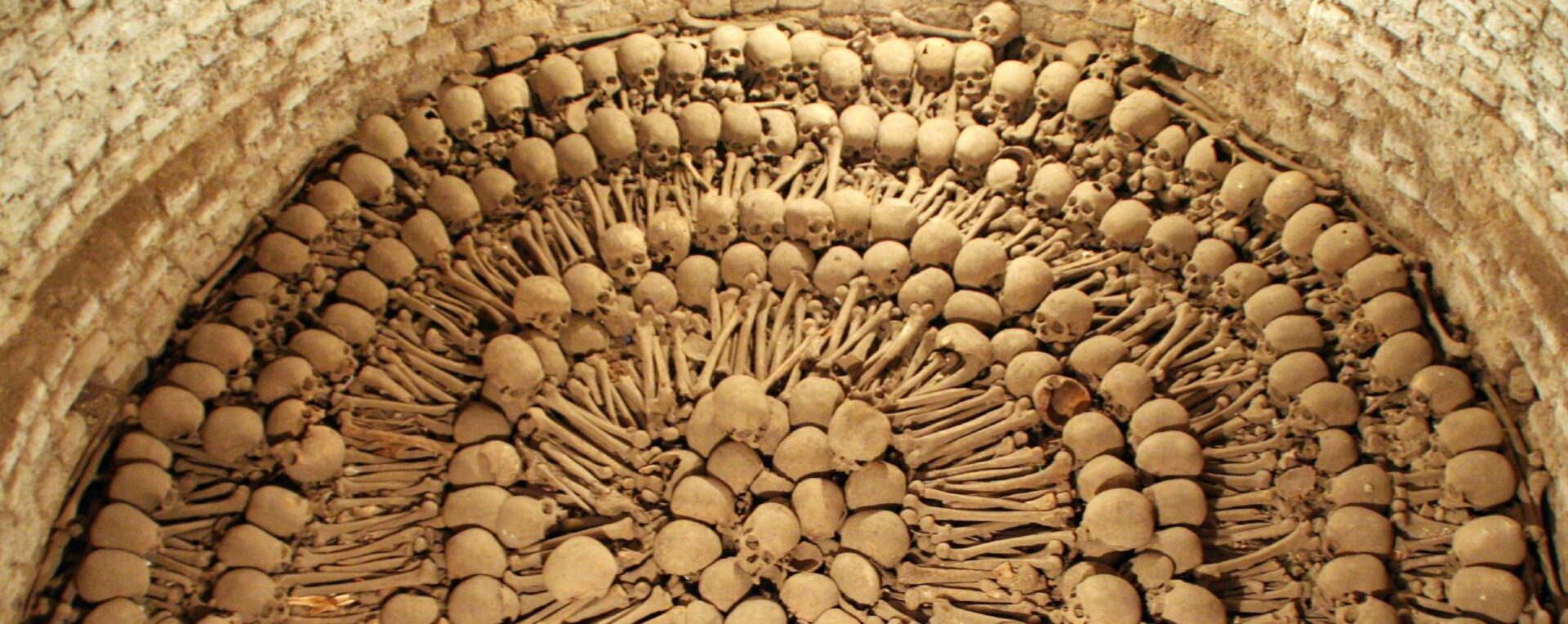 Le génocide rwandais a laissé de nombreux ossuaires | © Nathan Nelson/Flickr/CC BY-NC-SA 2.0