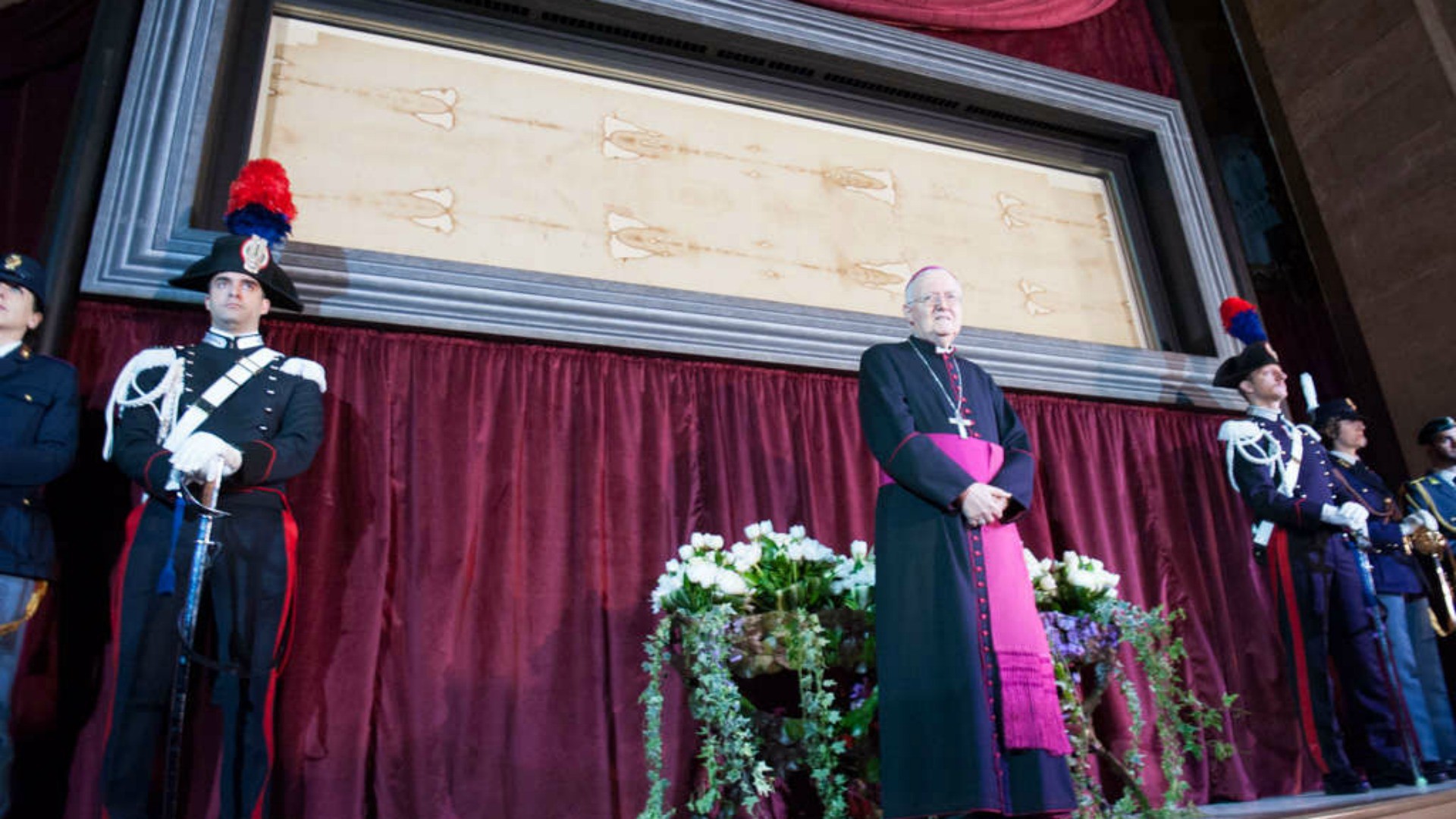 Le Saint-Suaire exposé à la cathédrale de Turin en 2015 (Image: www.sindone.org)