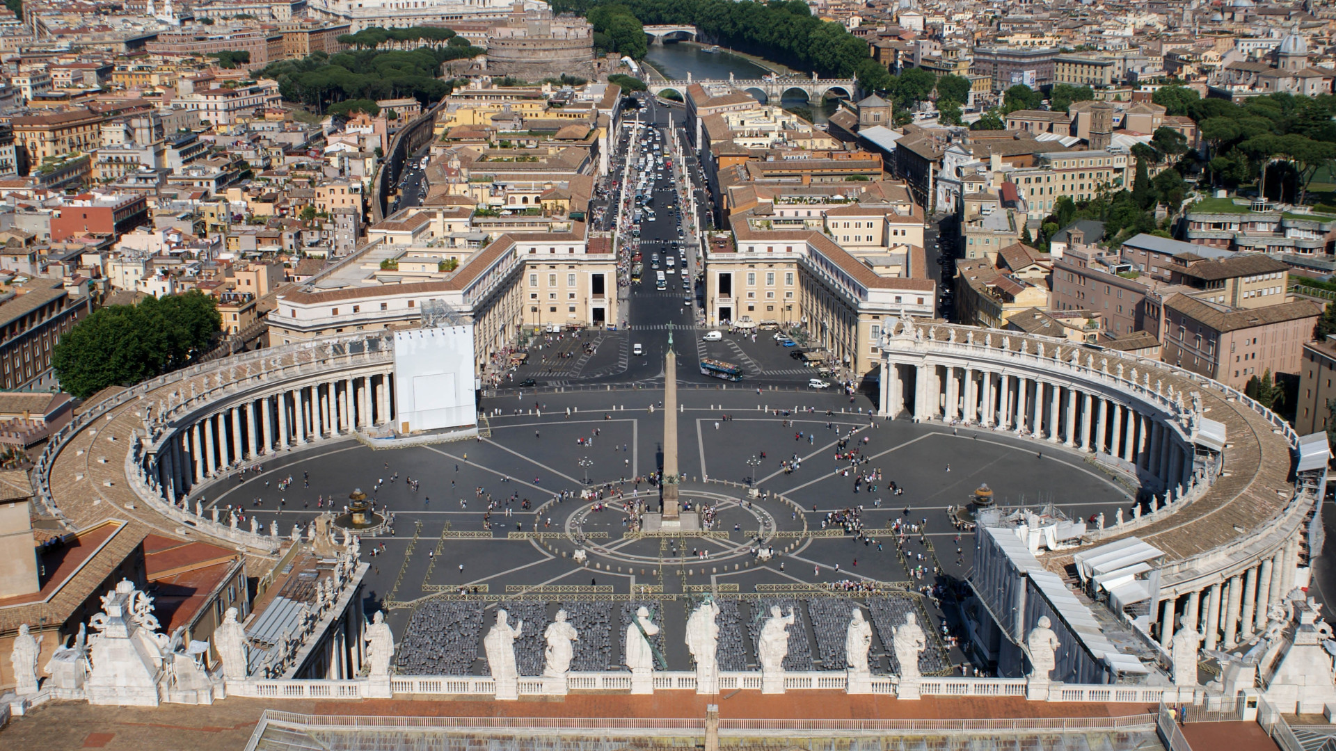 La place Saint-Pierre de Rome | © Melchior Eltlin