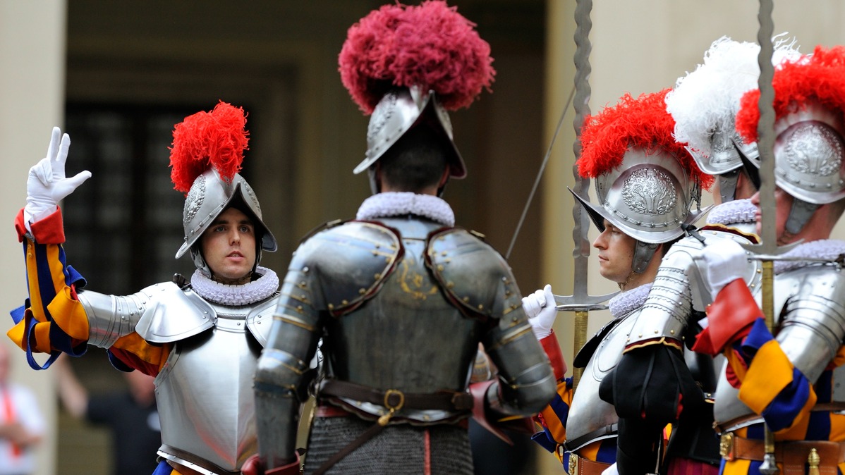 La prestation de serment des gardes suisses. (Photo: Artymiak / Garde Suisse Pontificale)