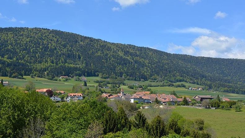 Provence, le village natal de Frère Roger, au pied du Jura vaudois (photo commune de Provence) 