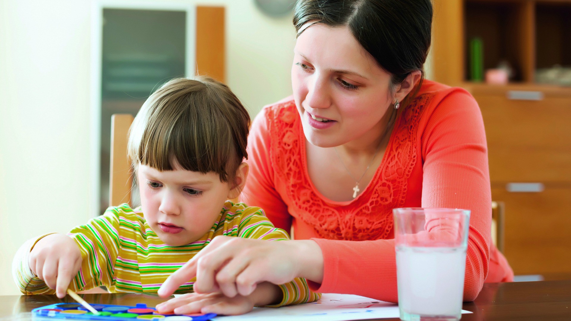 Le quotidien d'une mère qui élève ses enfants. (Photo: Caritas-Suisse)