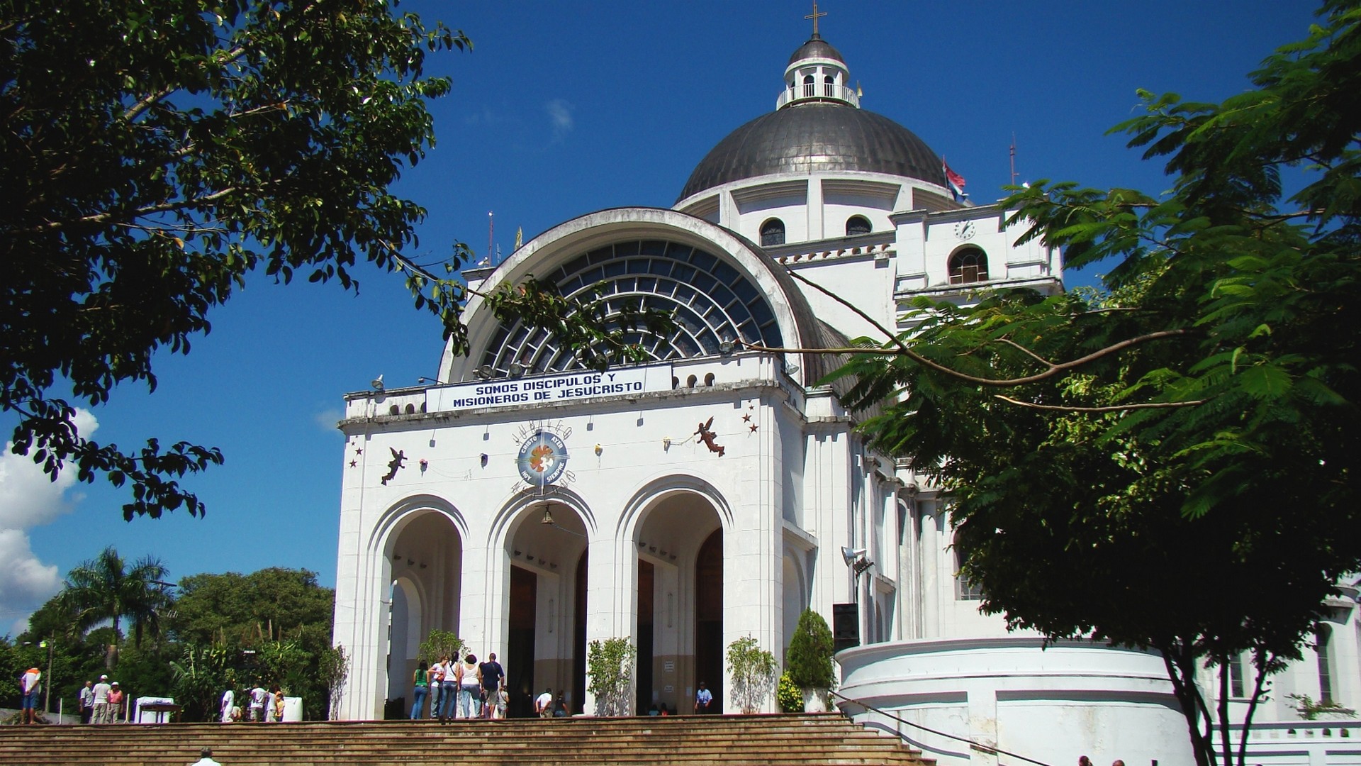 La basilique mariale de Caacupé, au Paraguay (photo wikimedia commons signals CC BY-SA 2.0)