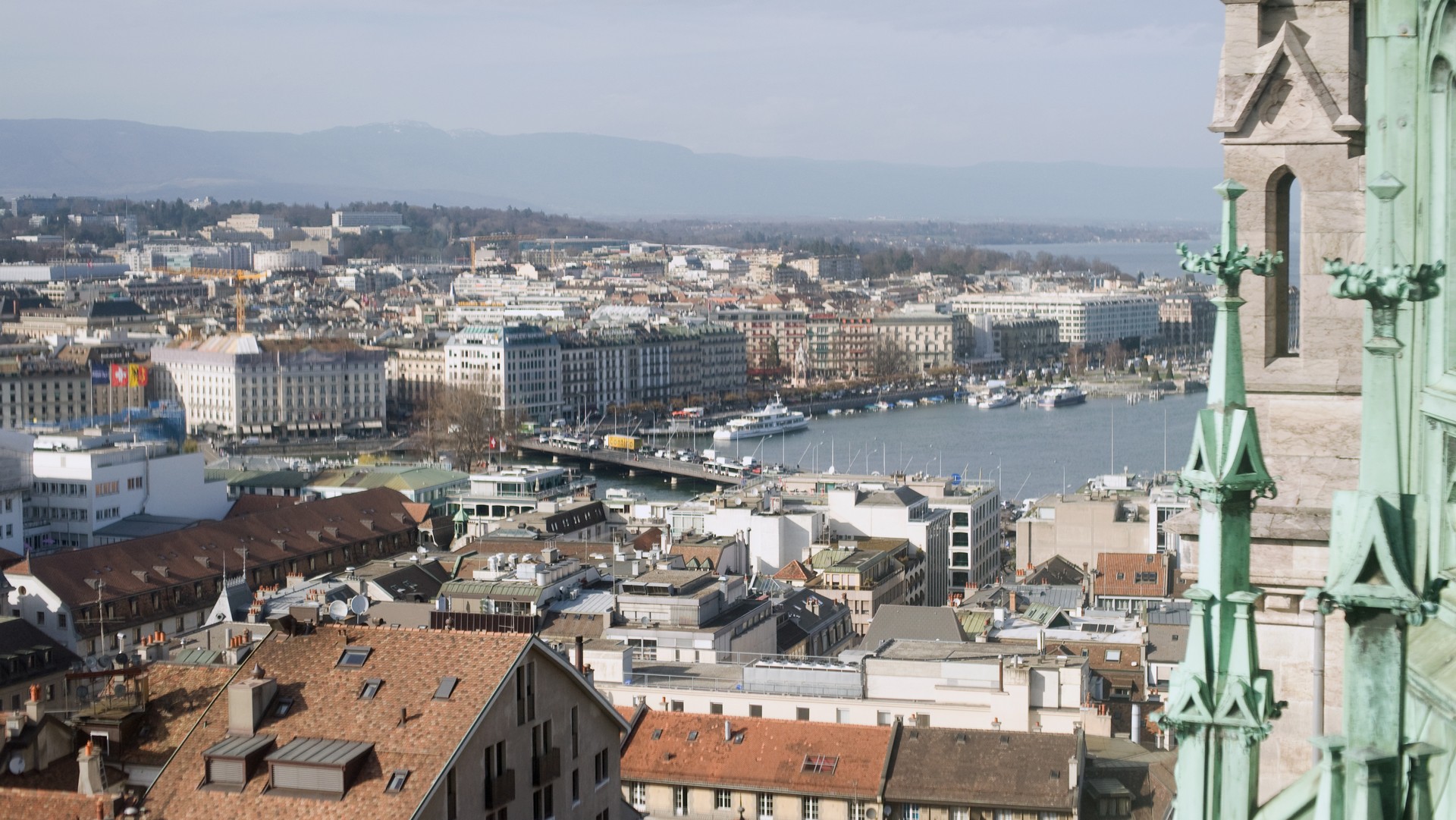 Vue sur Genève du sommet de la cathédrale St-Pierre (photo Flickr bigbirdz CC BY 2.0) 
