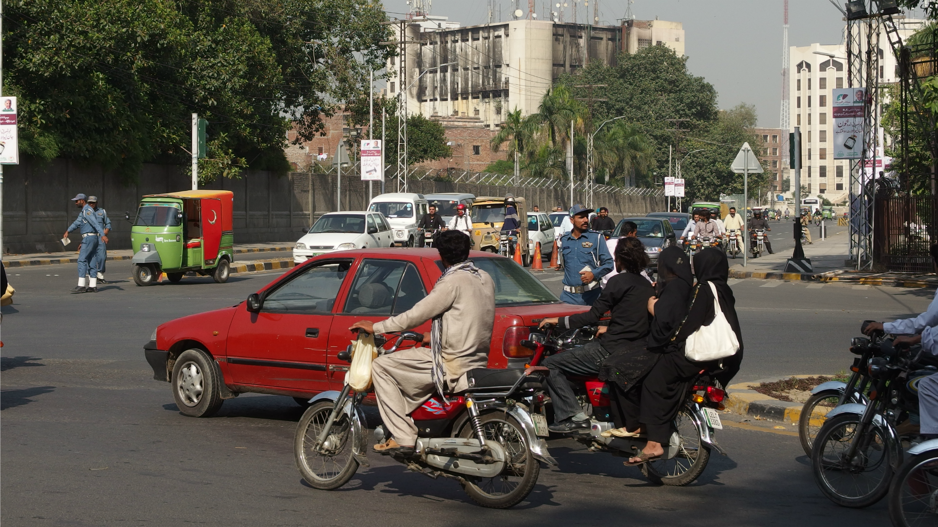Scène de rue à Lahore. (Photo: Flickr/Guilhem Vellut/CC BY 2.0)