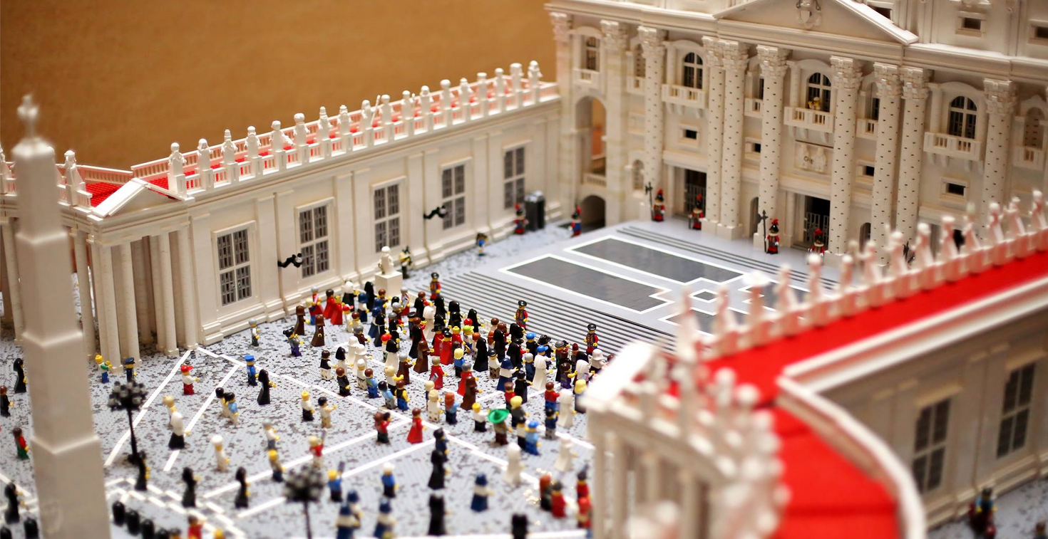 Détail de la réplique du Vatican en Lego, réalisée par le Père Bob Simon (Capture d'écran Franklin Institute/Facebook)