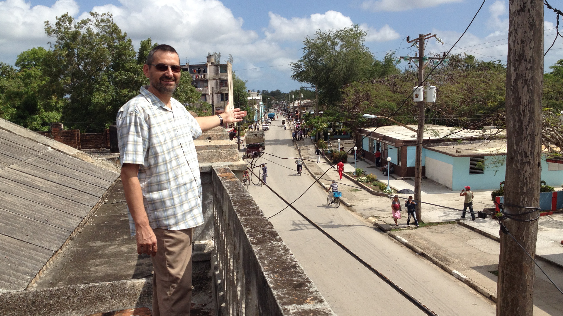 Le Lucernois Hans Weibel, missionnaire de Steyl, sur la terrasse de la cure de Mayari, à l'est de Cuba (photo: MIssionnaires de Steyl) 