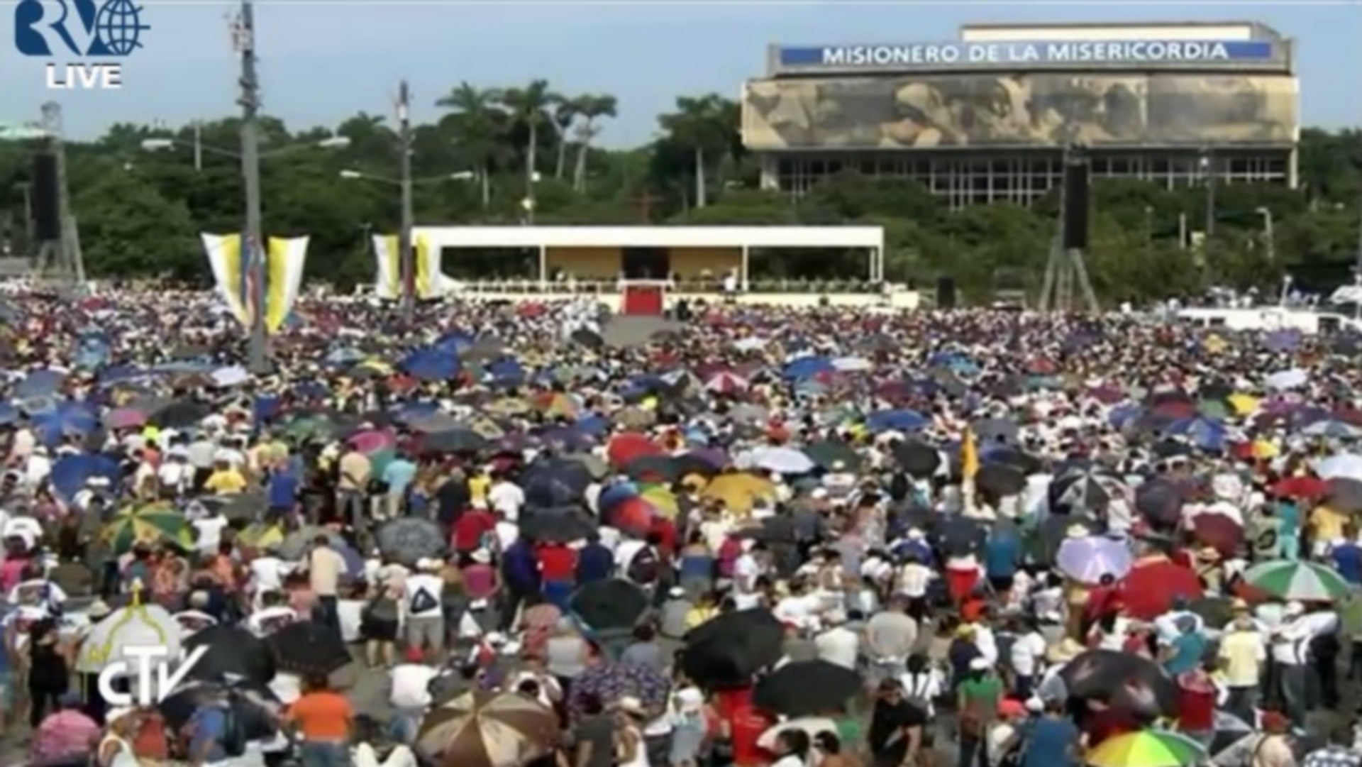 La foule lors de la messe du pape à la Havanne, le 20 septembre 2015 (photo CTV) 
