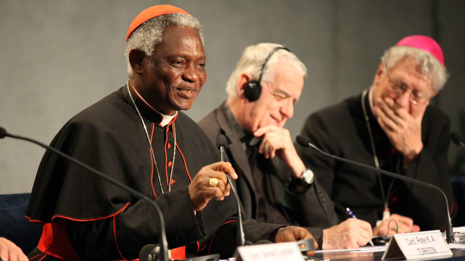 Rome le 24 octobre 2015. Le cardinal Turkson à la conférence de presse | © B. Hallet