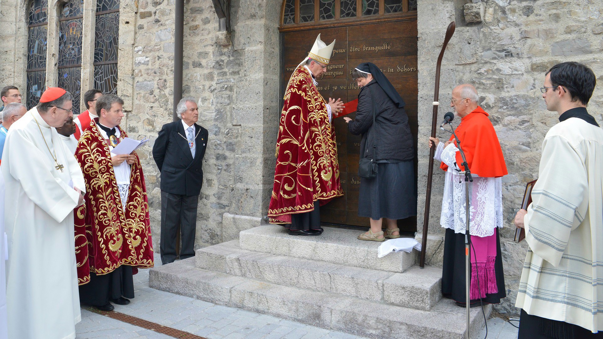 La Porte Sainte de la basilique de Saint-Maurice, fermée à l'issue du jubilé du 1500e anniversaire, sera rouverte pour l'Année de la miséricorde. (Photo: Séverine Rouiller)