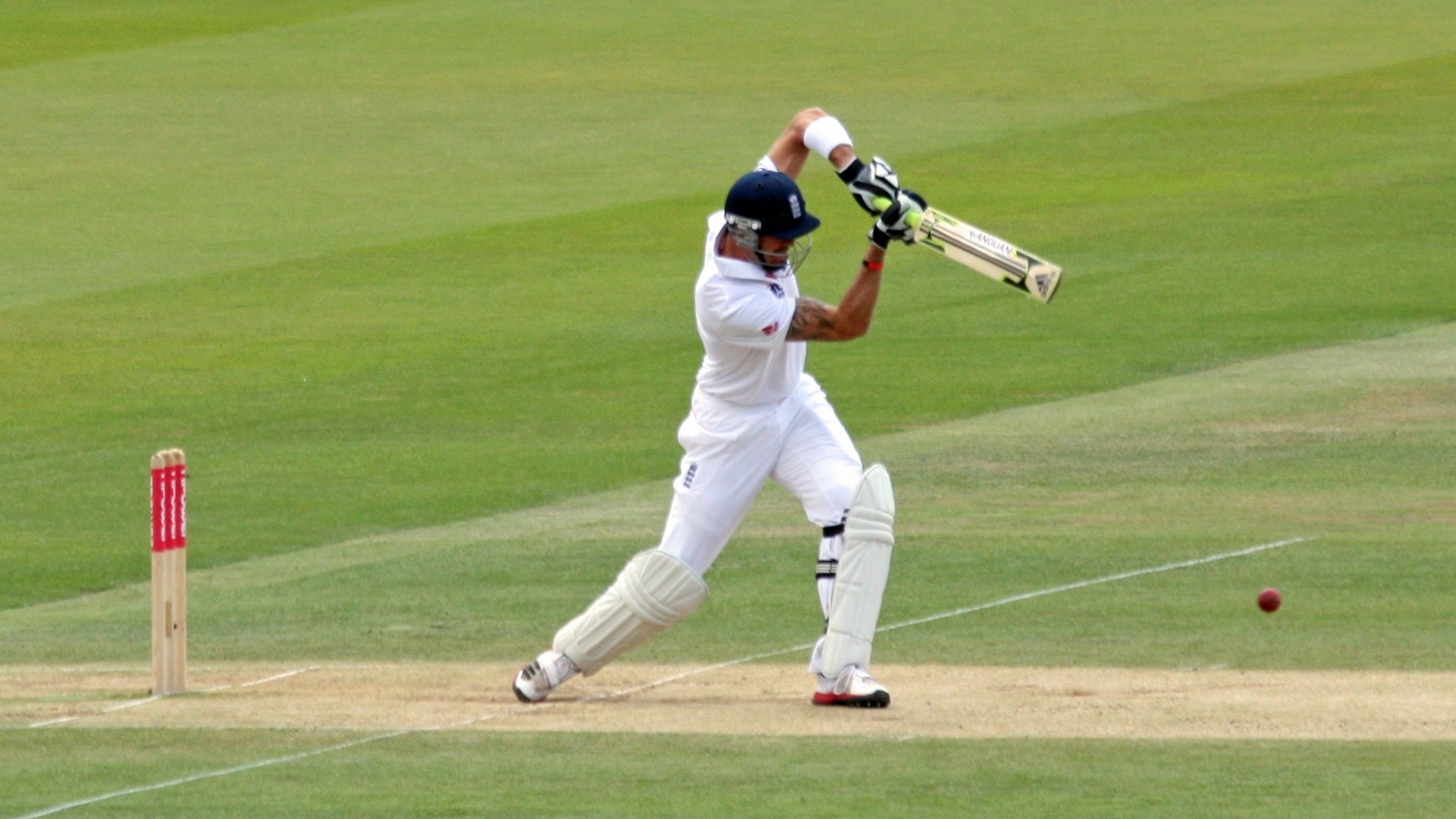 Joueur de cricket (photo wikimedia commons Gareth Williams CC BY 2.0)