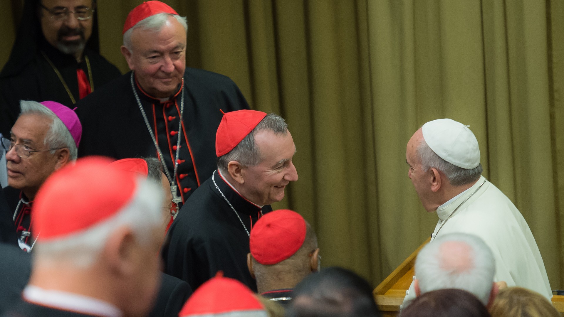 Le pape François salue les cardinaux lors du synode  (photo: Catholic Church of england and Wales) 