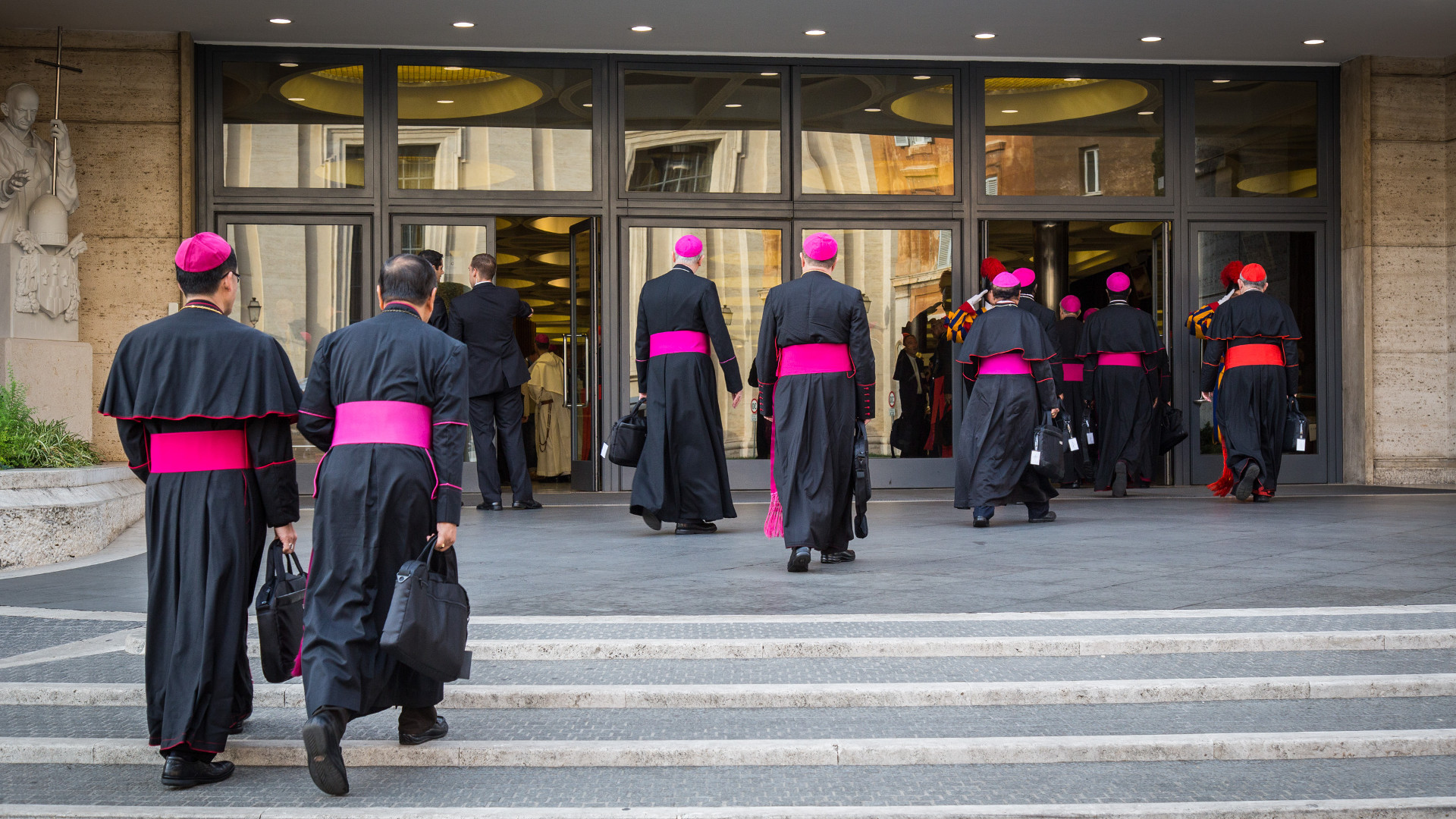  Entrée du synode des évêques sur la famille à Rome (Photo:  Andrea Krogmann) 