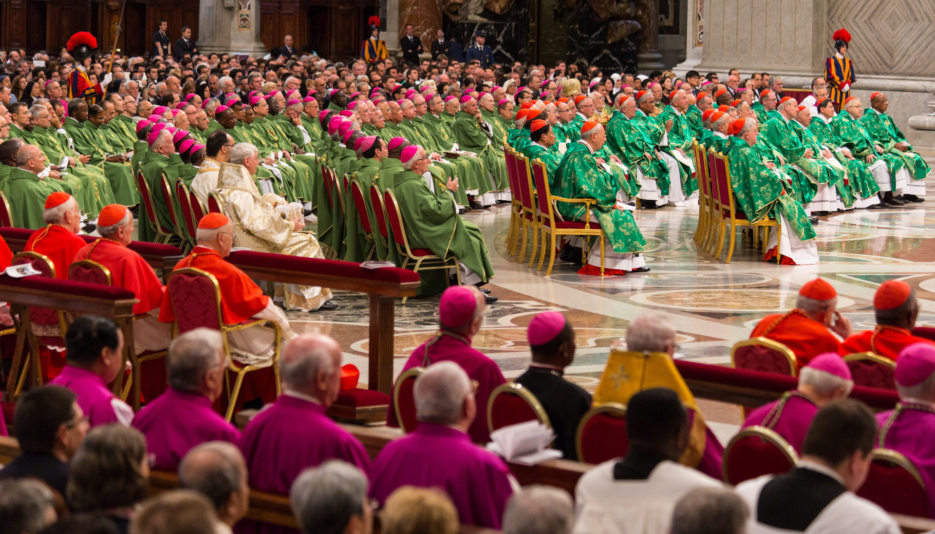 Synode sur la famille Messe d'ouverture à la basilique Saint-Pierre   (Photo:  Andrea Krogmann) 