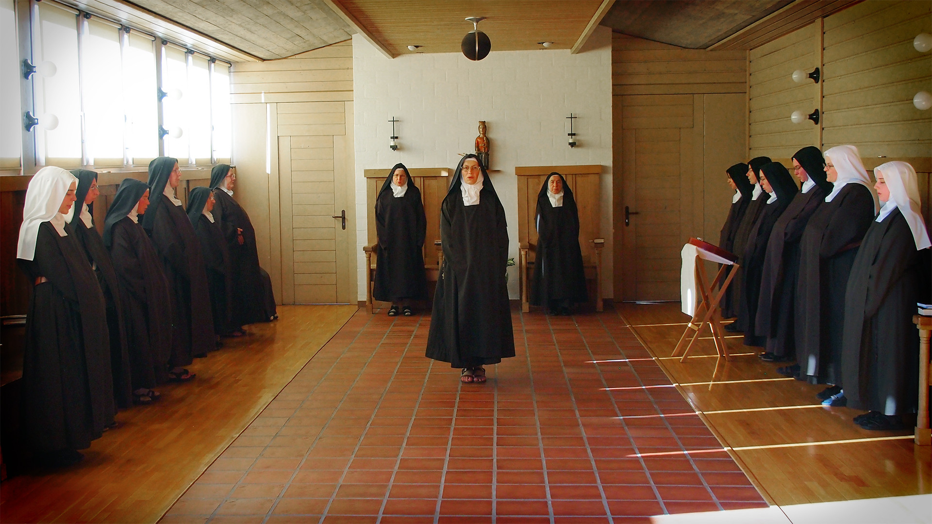 Les Carmélites de Develier lors de l'office des Vêpres (Photo: Christiane Elmer)