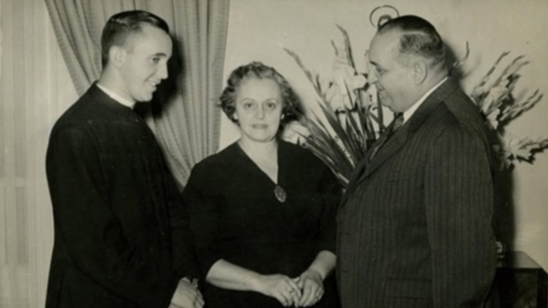 Jorge Mario Bergoglio avec ses parents (photo: archives familiales)
