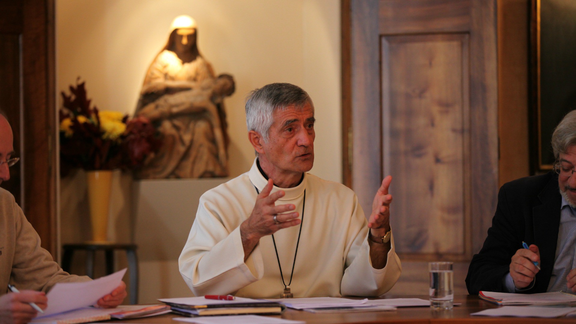 Mgr Jean-Marie Lovey lors de sa rencontre avec la presse le 2 novembre 2015. (Photo: Bernard Hallet)