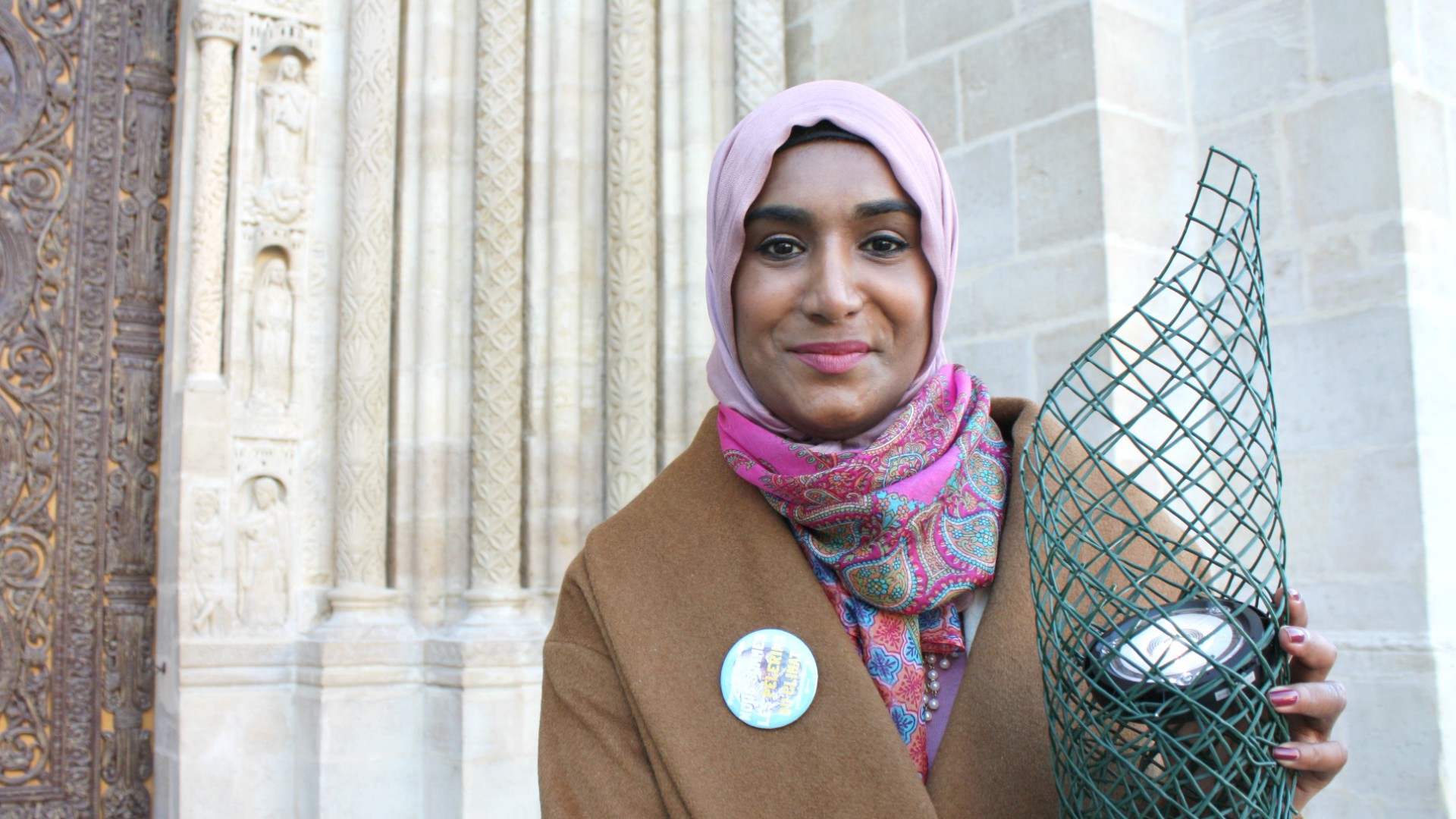 La Londonnienne Lotifa Begum, a porté la "torche verte" de l'environnement jusqu'à Paris (Photo:Lucile Gimberg)