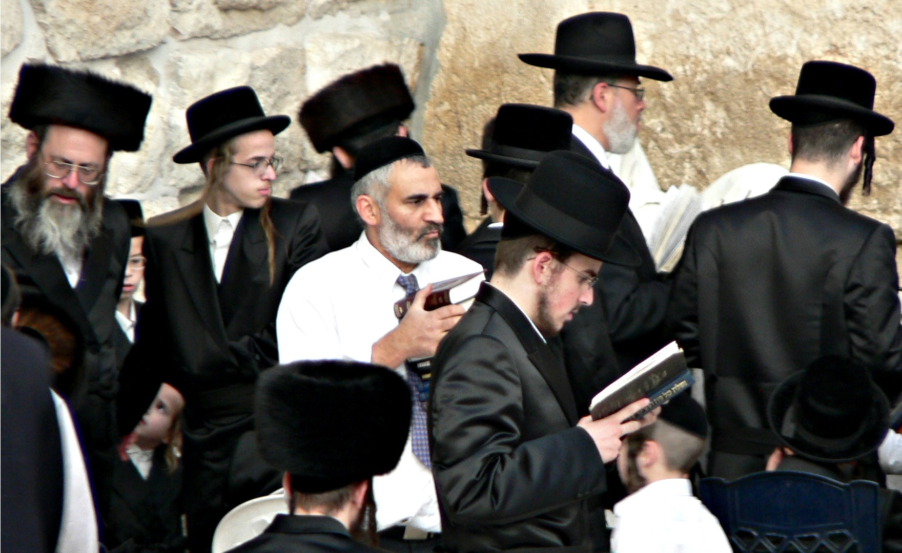 Juifs au pied du mur des lamentations. (Photo: Flickr/premasagar/CC BY-NC 2.0)