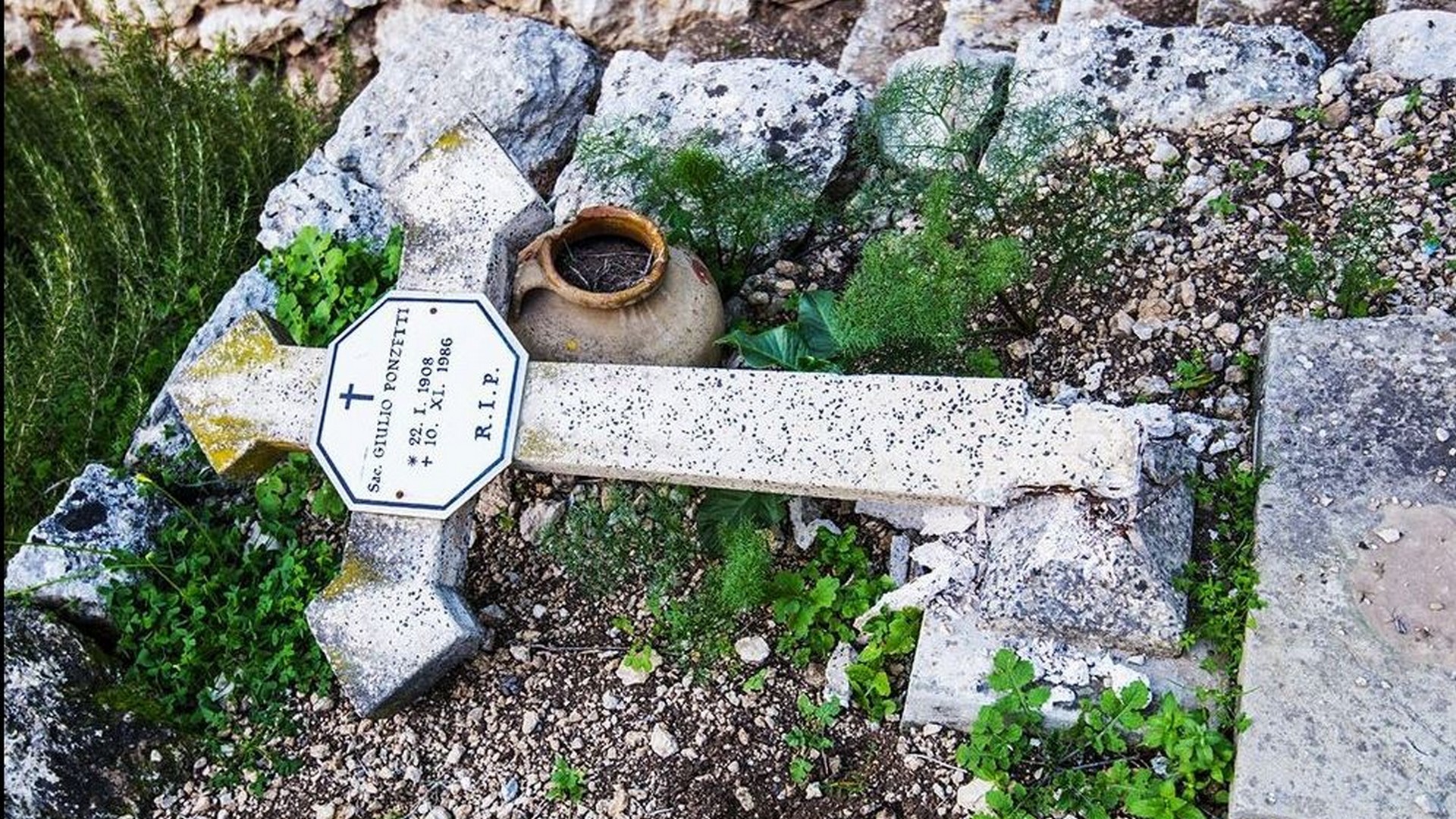 Profanation du cimetière chrétien de Beit Gémal à l'ouest de Jérusalem. (photo Patriarcat latin de Jérusalem)