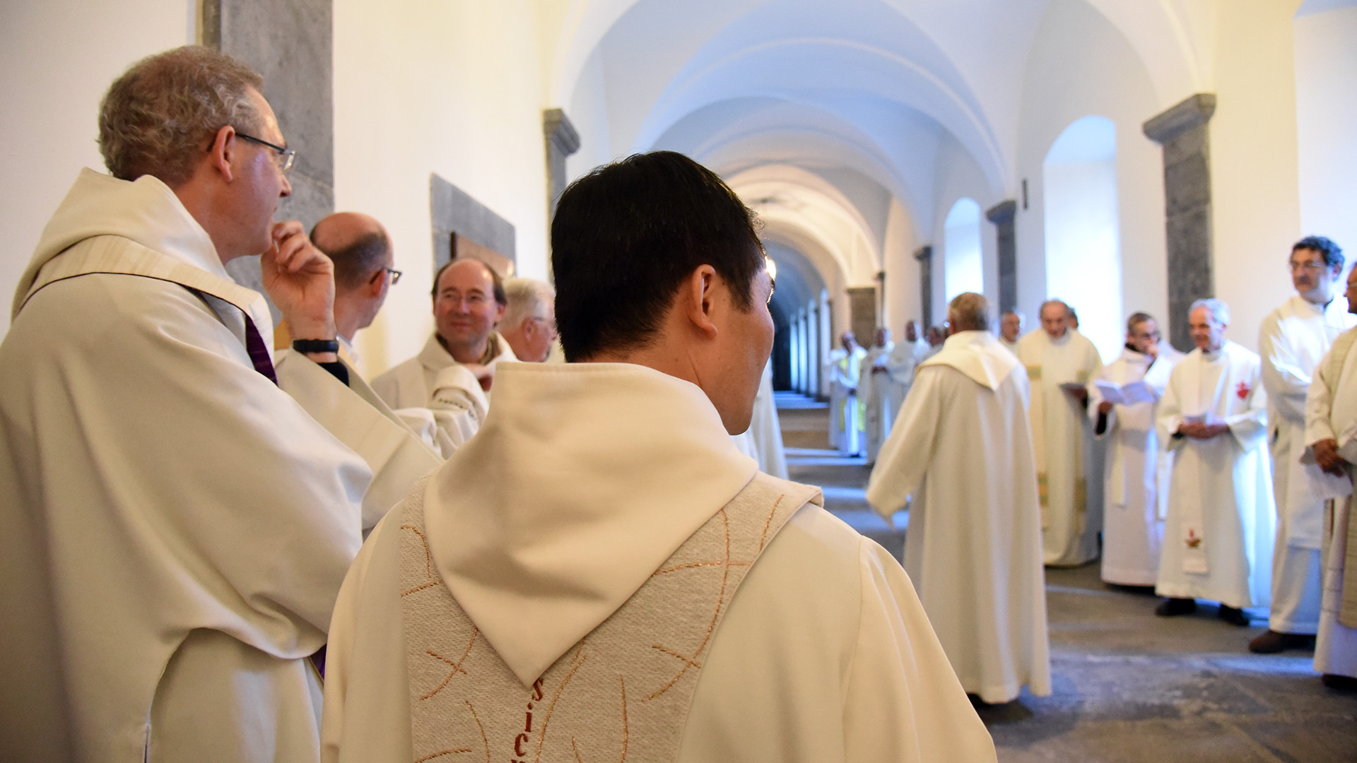 Le clergé romand rassemblé à Saint-Maurice à l'occasion de la Journée des prêtres suisses, le 9 novembre 2015 (Photo: Pierre Pistoletti)