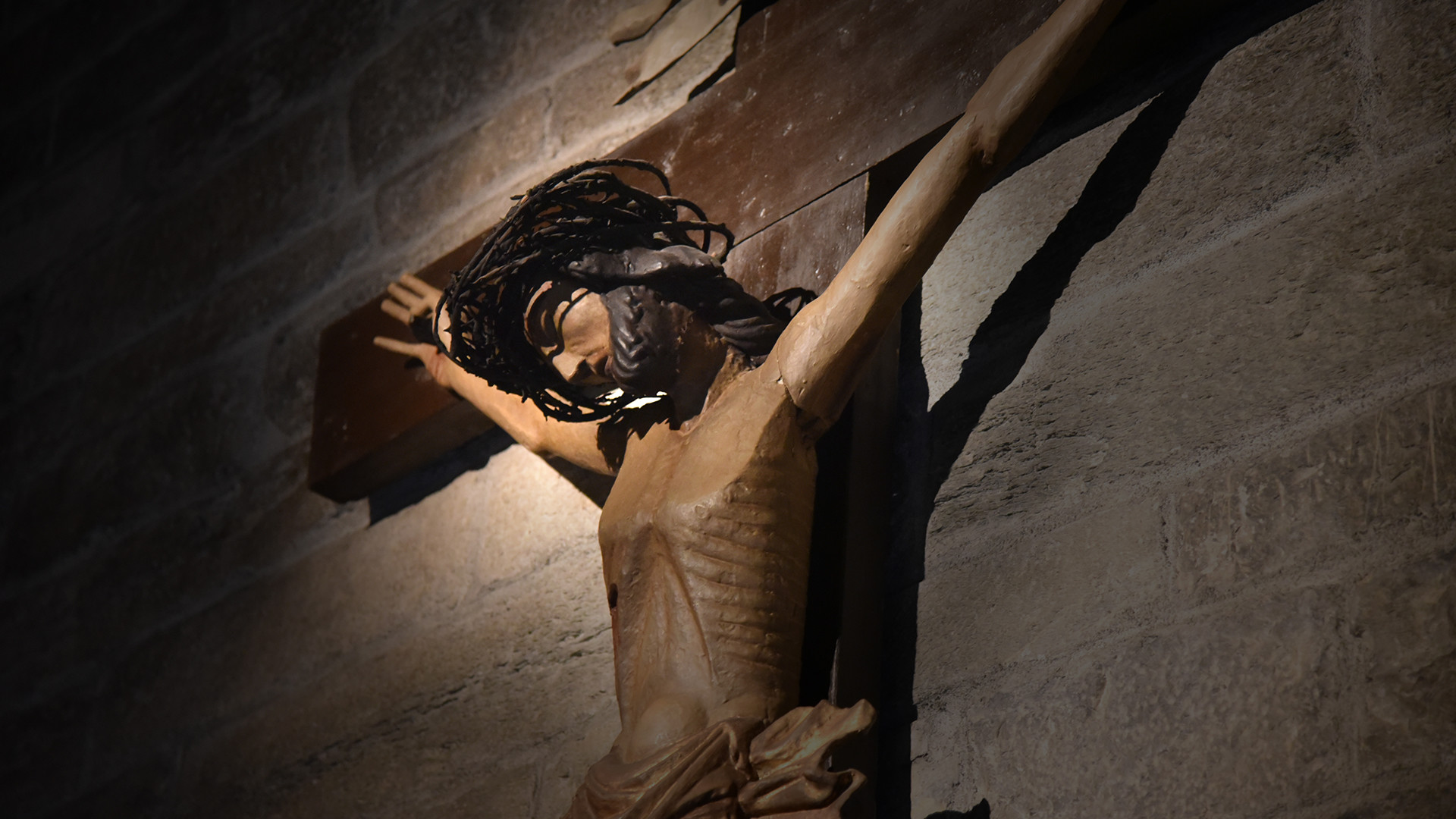 Le Salut vient par le Christ, Crucifix de la cathédrale de Sion (Photo: Pierre Pistoletti)