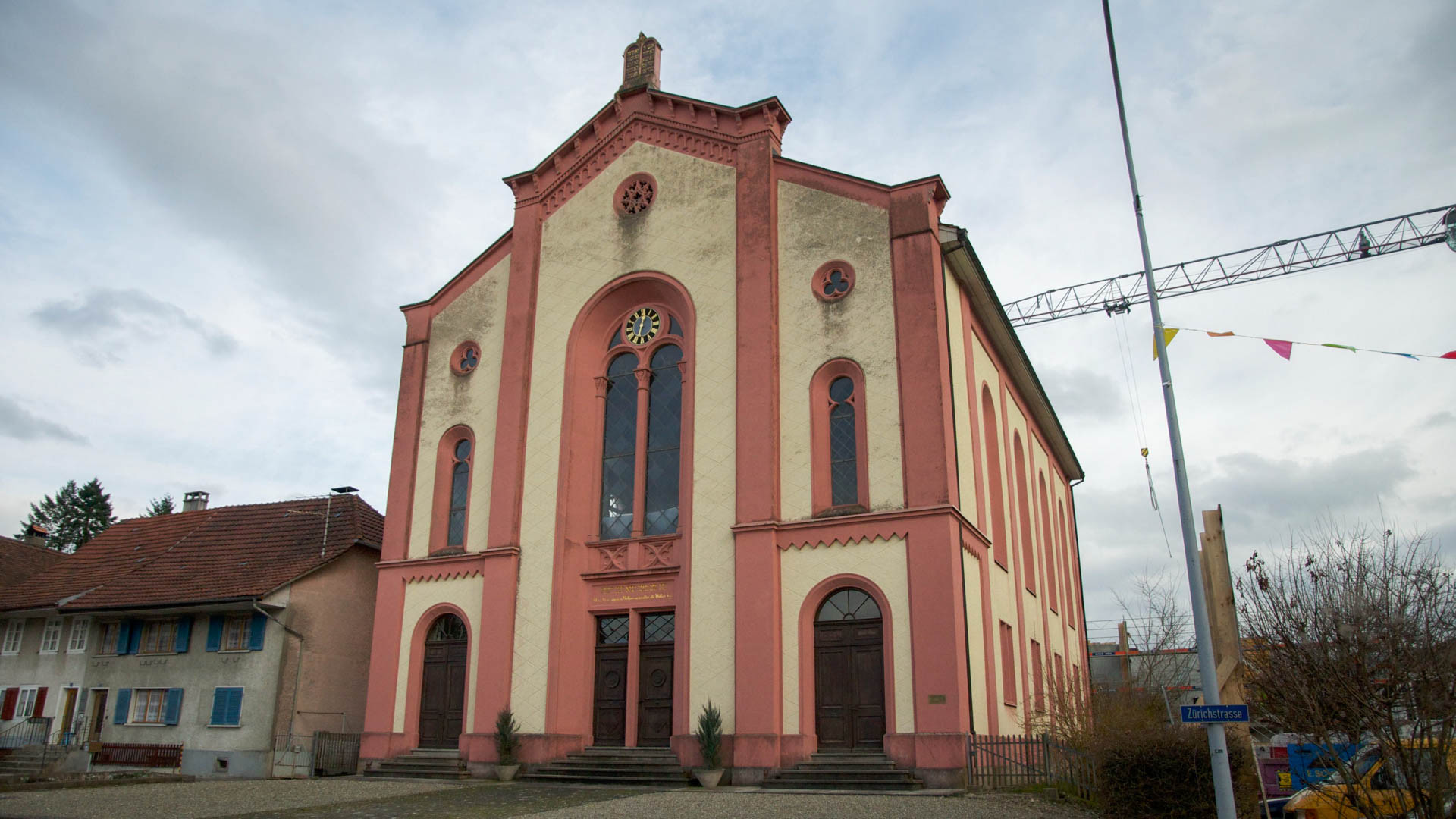 La synagogue de Lengnau, dans le Surbtal en Argovie. C’est la plus ancienne synagogue de Suisse, construite en 1847. (photo Pierre-Yves Moret RTSreligion) 