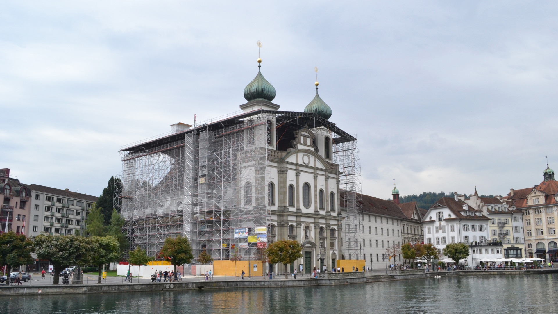 L'église des Jésuites lors de la rénovation des façades extérieures en 2015 (Photo: Sylvia Stam)