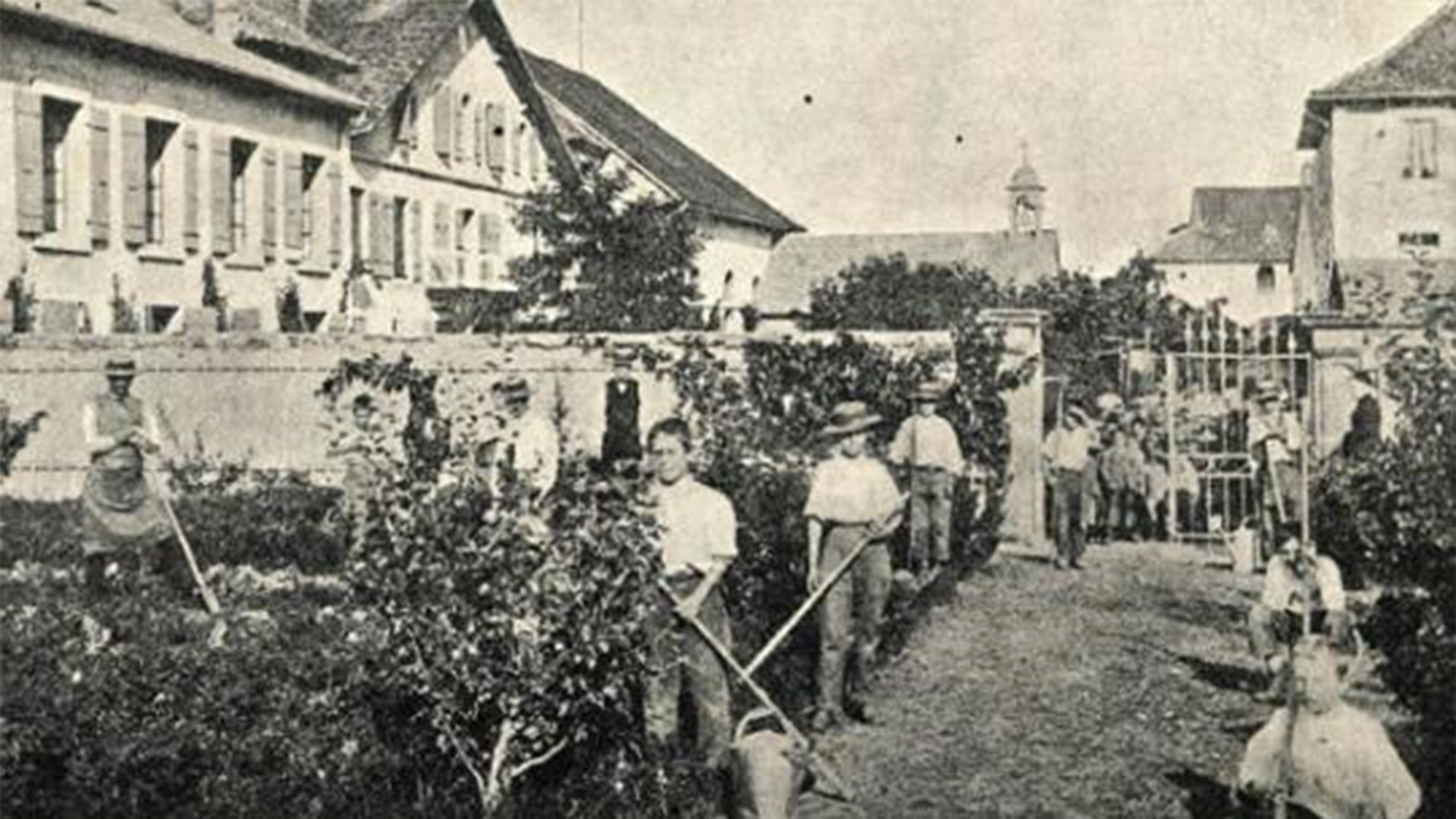 L'institut Marini à Montet - Broye, 1954 (Photo: Bibliothèque cantonale Fribourg)