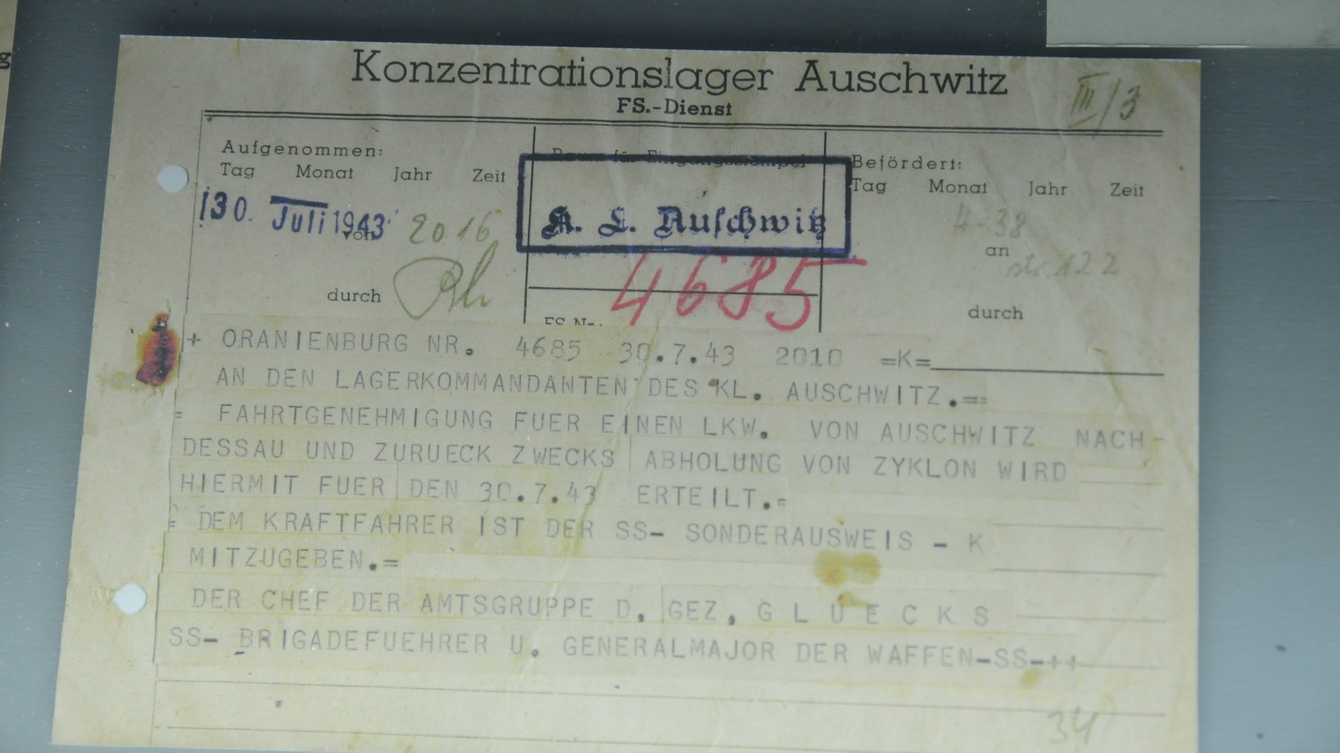 Camp de concentration d'Auschwitz, une autorisation de transport pour le Zyklon B utilisé dans  les chambres à gaz (photo Maurice Page)