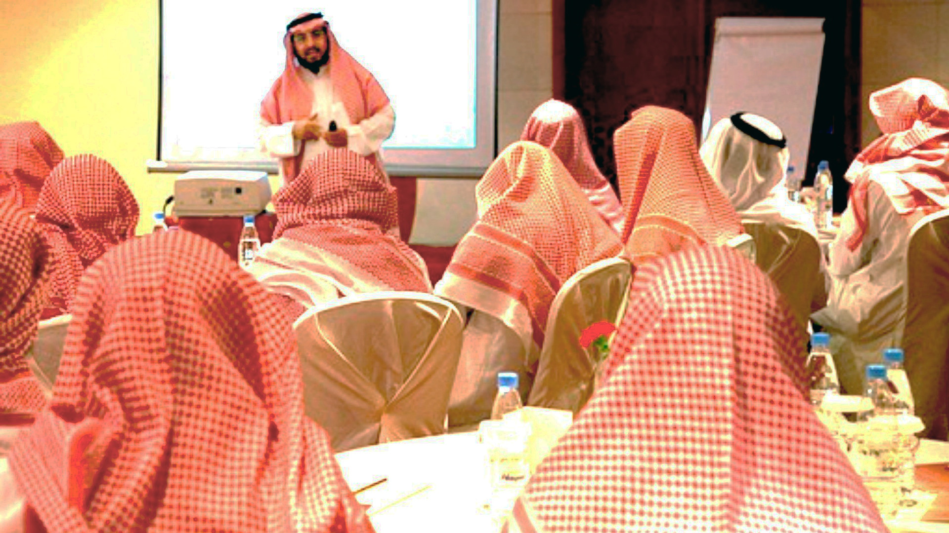 Arabie Saoudite Membres de la Mutawa suivant un cours sur la sorcellerie (Photo:   en.dailypakistan.com.pk)
