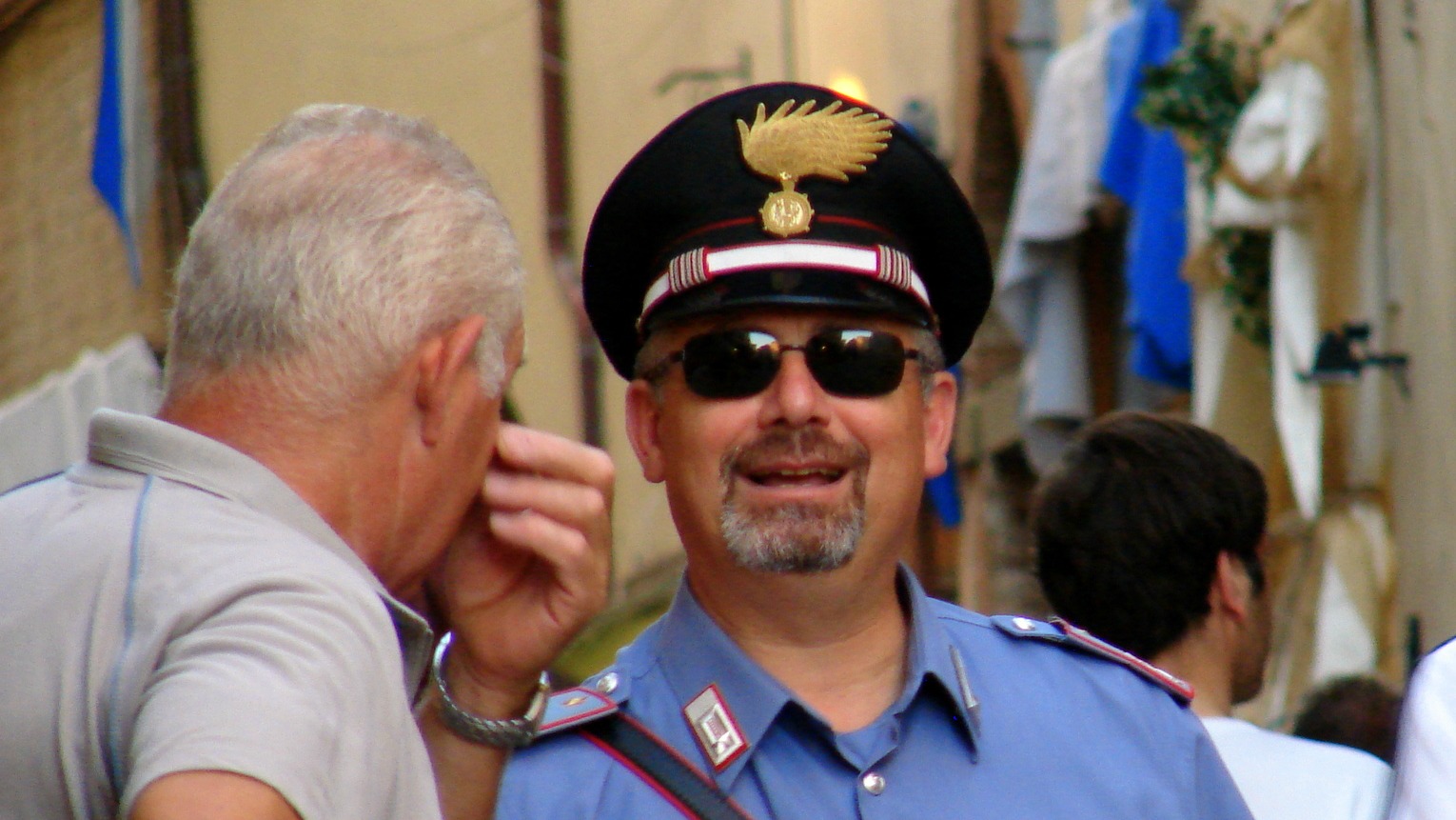 Le pape a salué le sourire des carabinieri | © Flickr – la fattina – CC BY-NC-ND 2.0