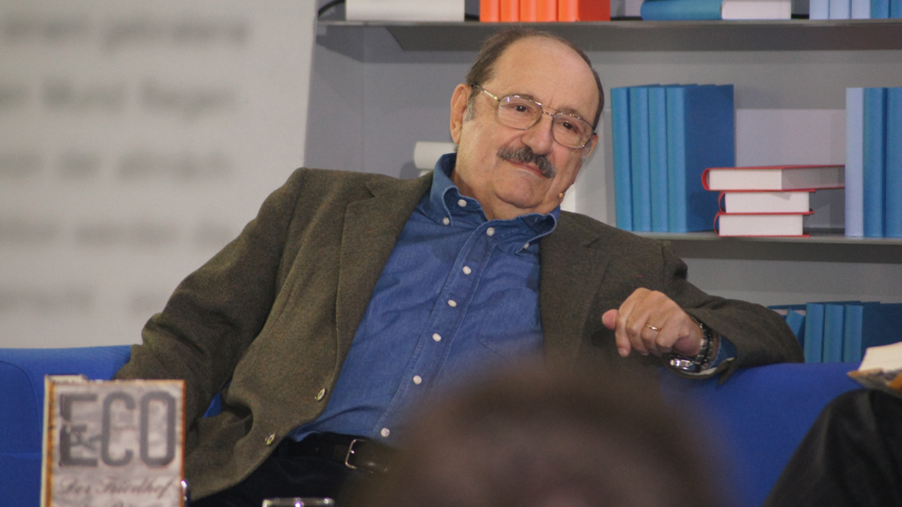 Umberto Eco, né le 5 janvier 1932 à Alexandrie dans le Piémont et mort le 19 février 2016 à Milan (Photo: flickr/das-blaue-sofa/CC BY 2.0)