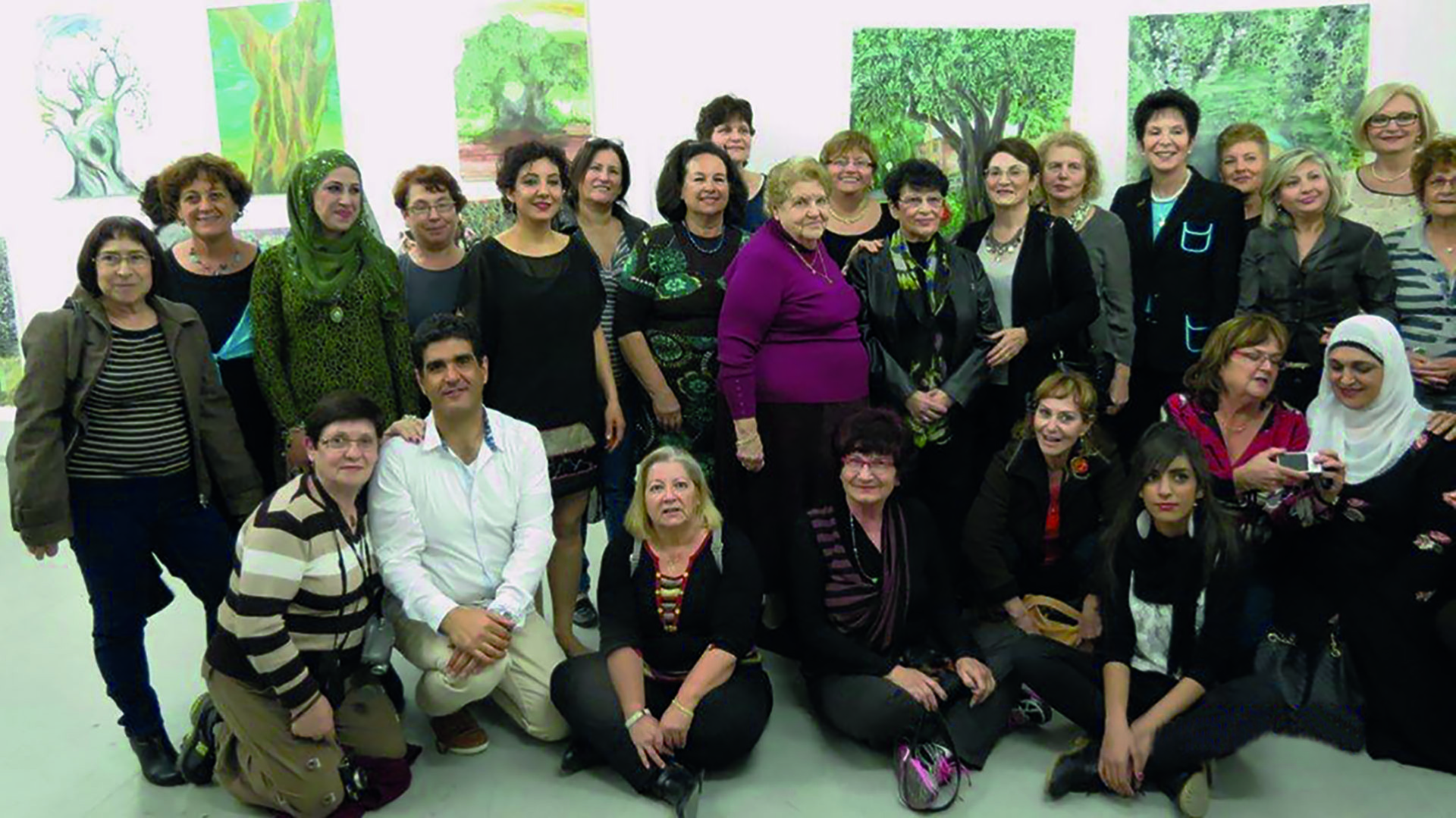 Juives, musulmanes ou chrétiennes, une quarantaine d'artistes israéliennes ont peint ensemble dans l'Atelier des Oliviers à Afula. (Photo: judaicultures.info)