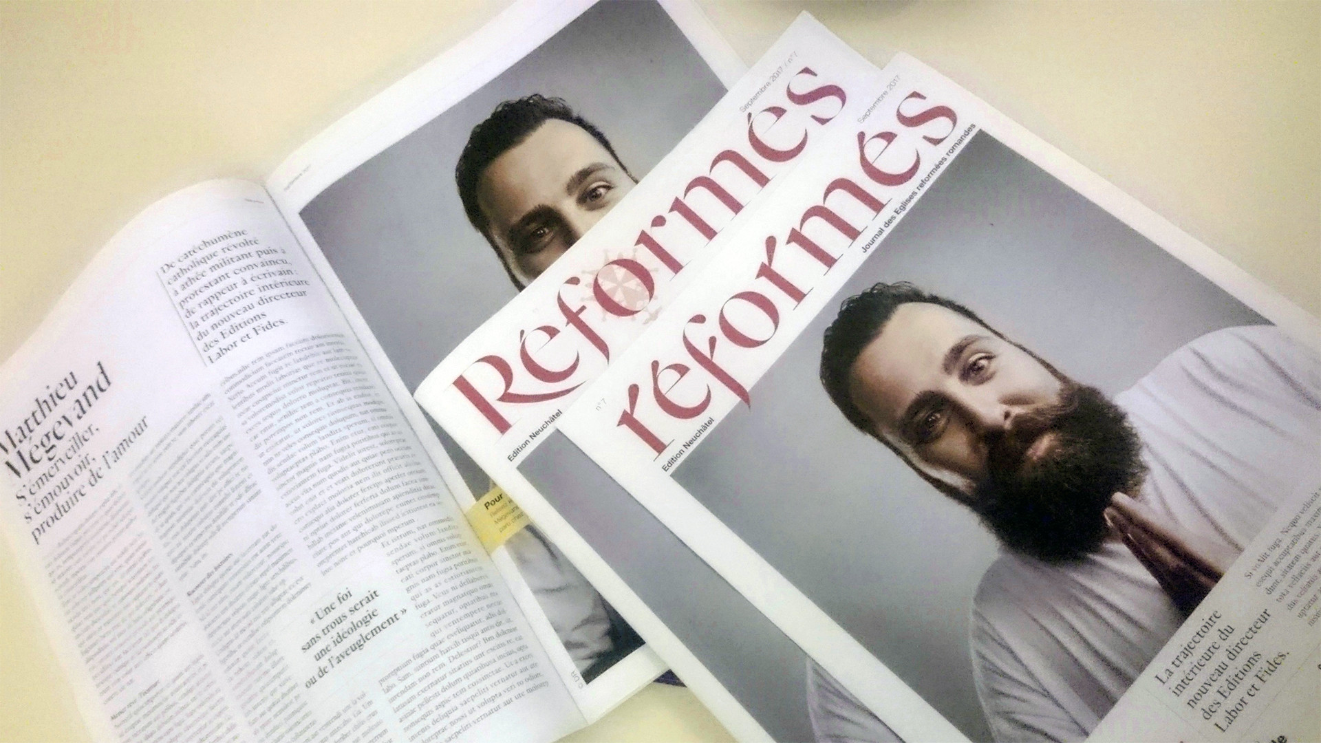 Pages de couverture de "Réformés", nouvelle publication intercantonale protestante (Photo:Joël Burri/Protestinfo)