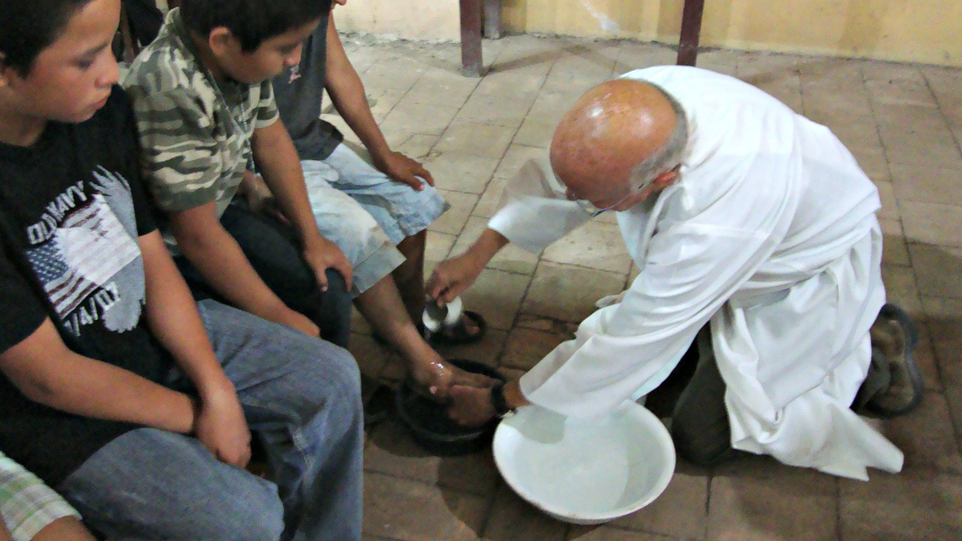 Le lavement des pieds est le symbole du service aux autres (Photo:John Donaghy/Flickr/CC BY-NC-ND 2.0)