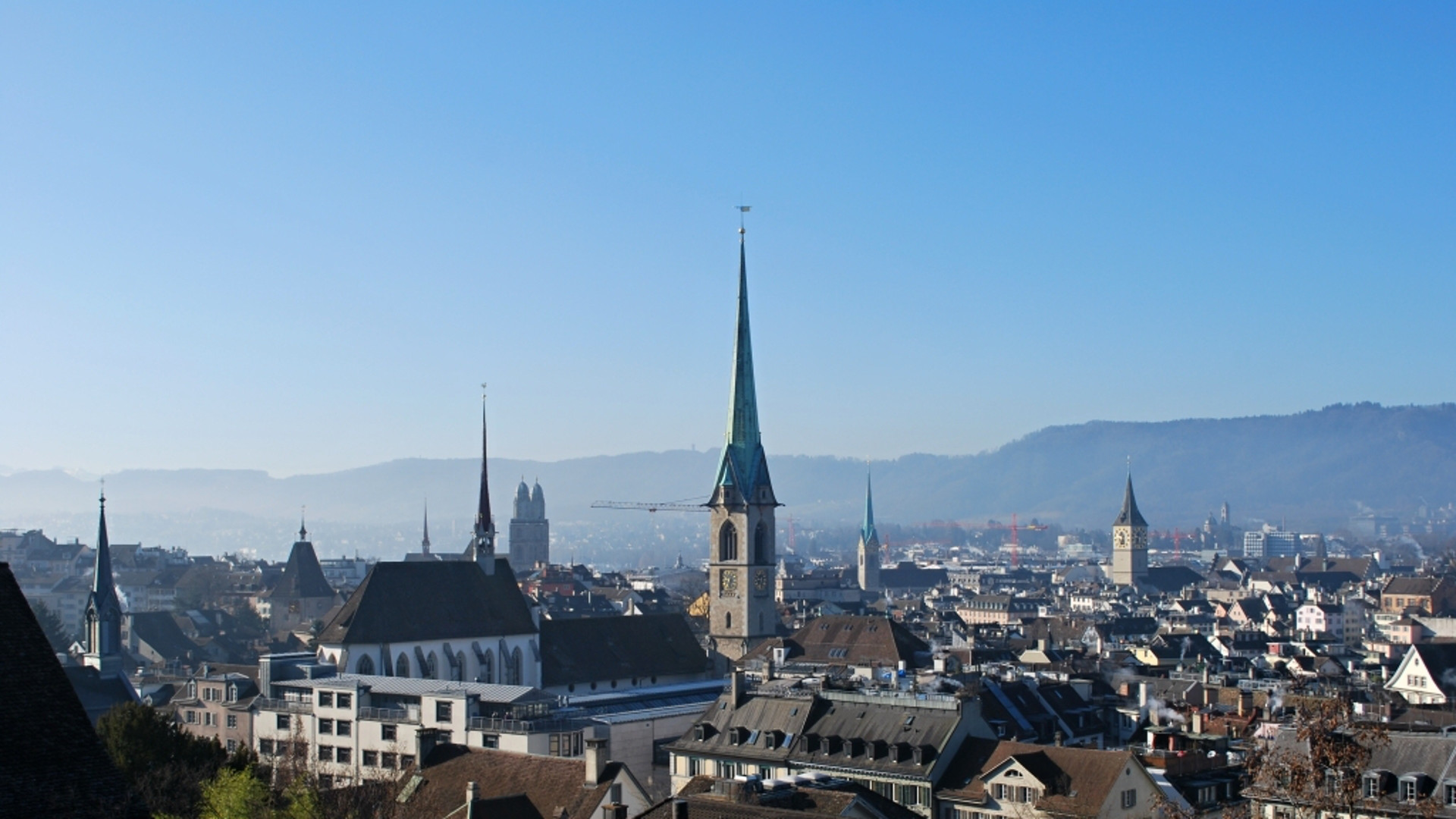 La vieille ville de Zurich, hérissée de ses clochers protestants et catholiques (Photo: Barbara Ludwig, 2014)