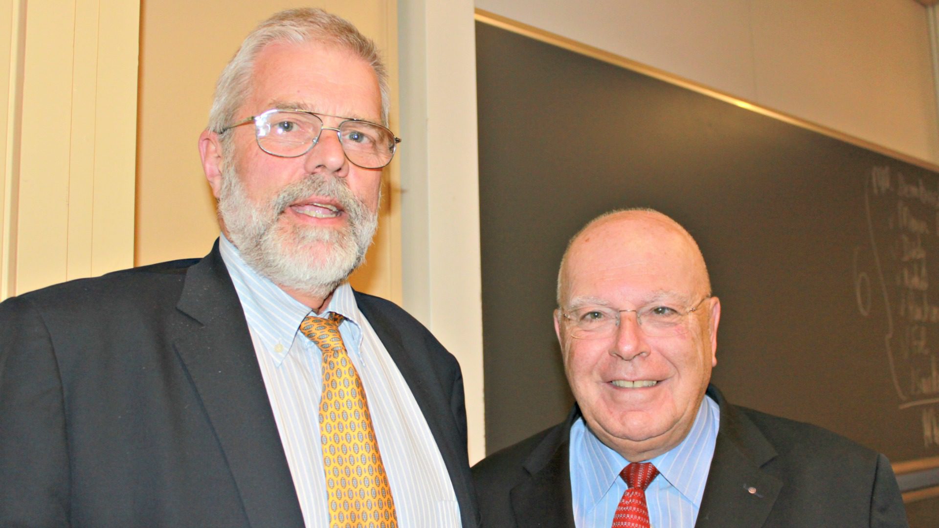 Le professeur Paul Dembinski et Claude Diday (Photo:  Bernard Litzler)  