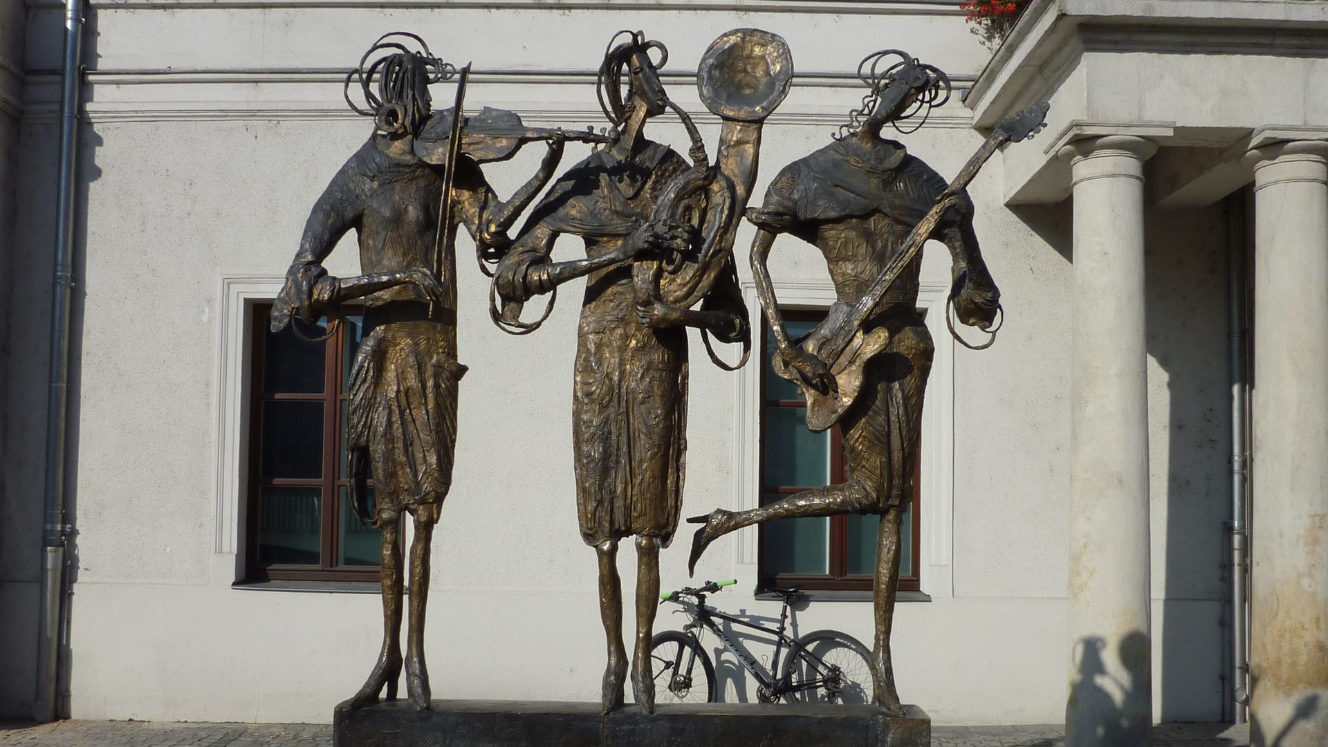 Sculpture de Joseph Michael Neustifter sur la place Bismarck de Ratisbonne (photo wikimedia commons  Rosa-Maria Rinkl) 