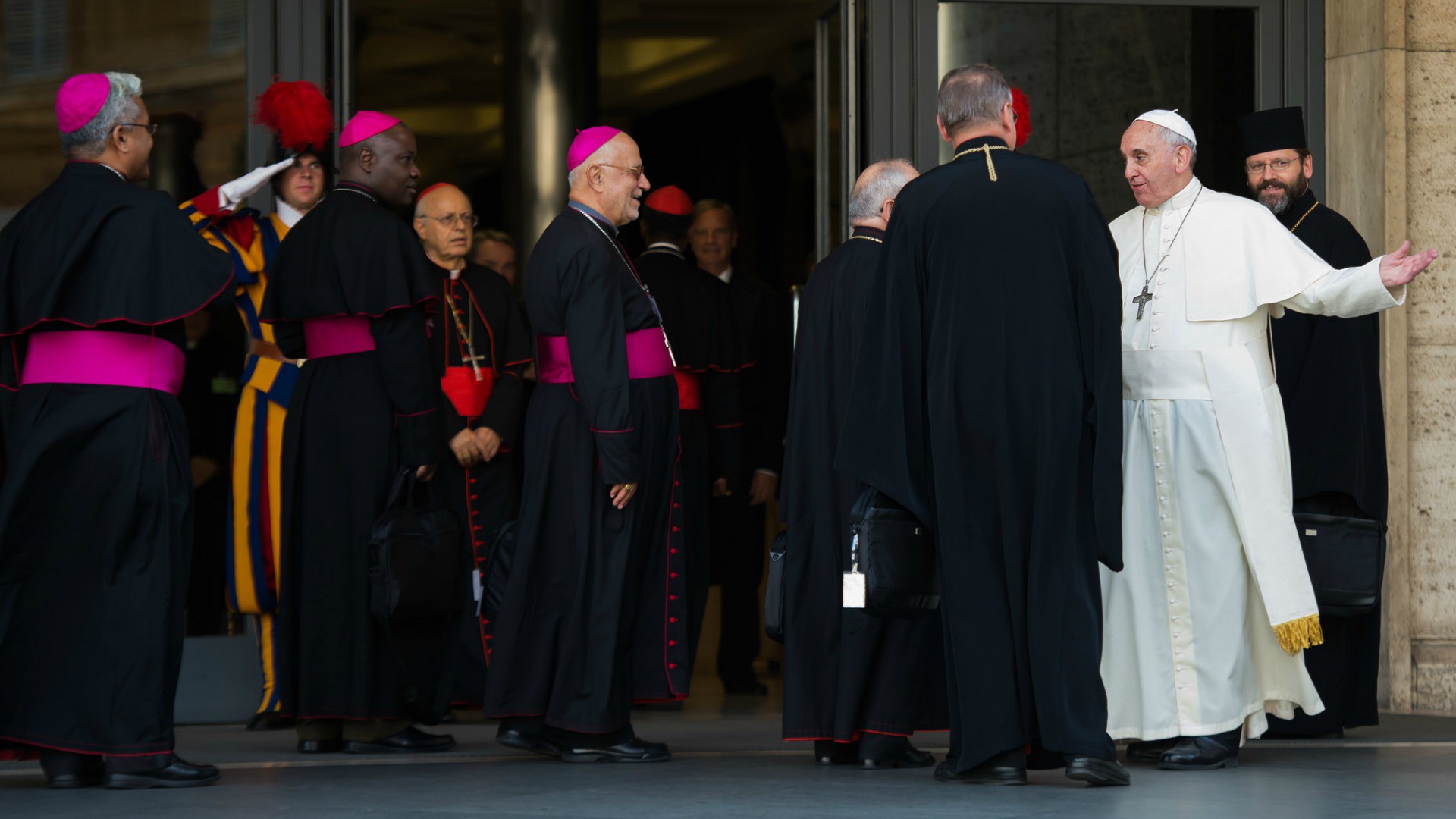 Le pape François avec les Pères synodaux. (Poto: Flickr/Mazur/catholicnews.org.uk/CC BY-NC-SA 2.0)