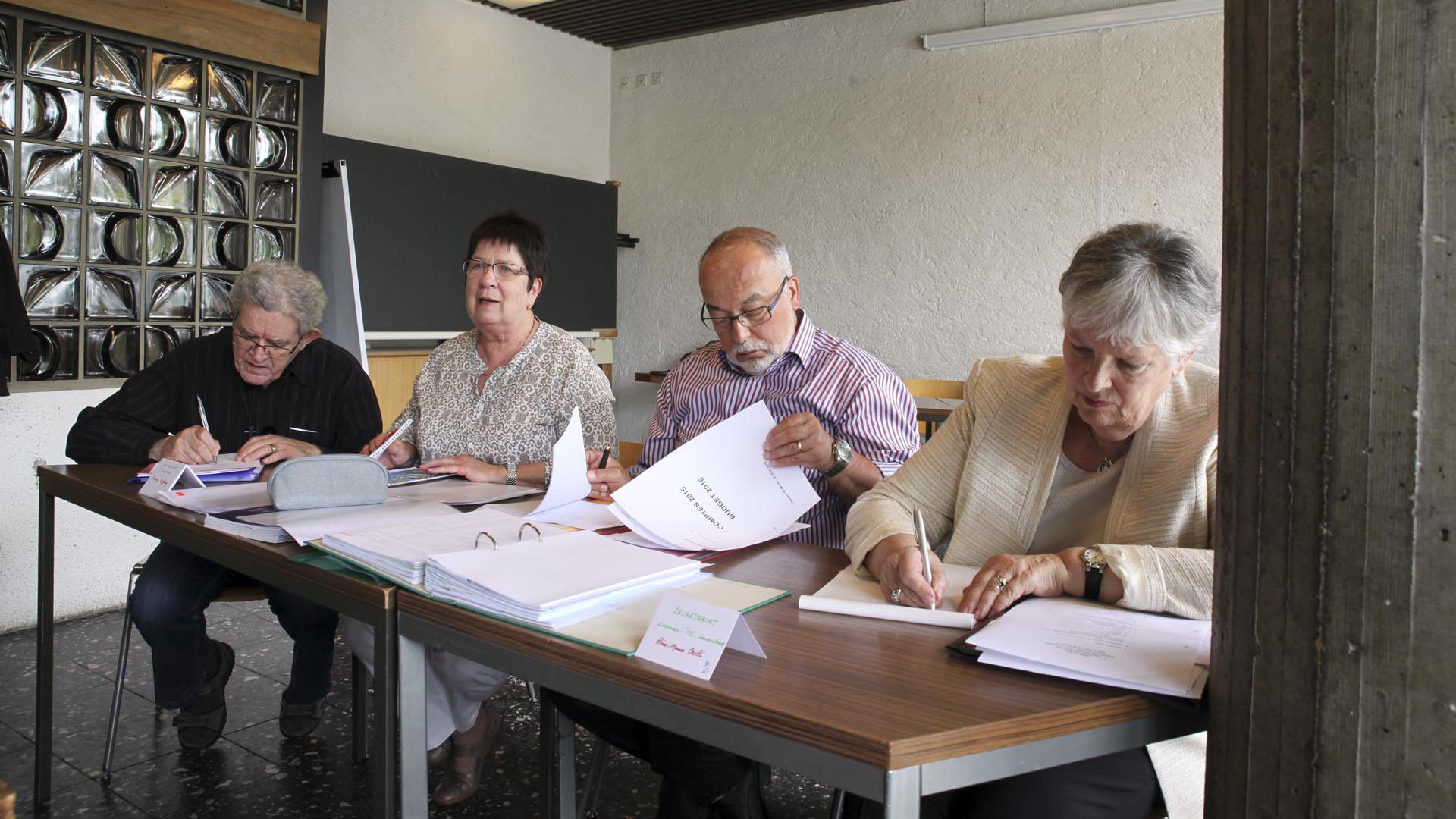 Lausanne le 25 mai 2016. Assemblée générale du MCR. Le comité romand. De g. à dr. : Le Père Francis Zufferey, Josy Lambiel, Gérald Heuby et Lise-Marie Ischi. (Photo: Bernard Hallet)