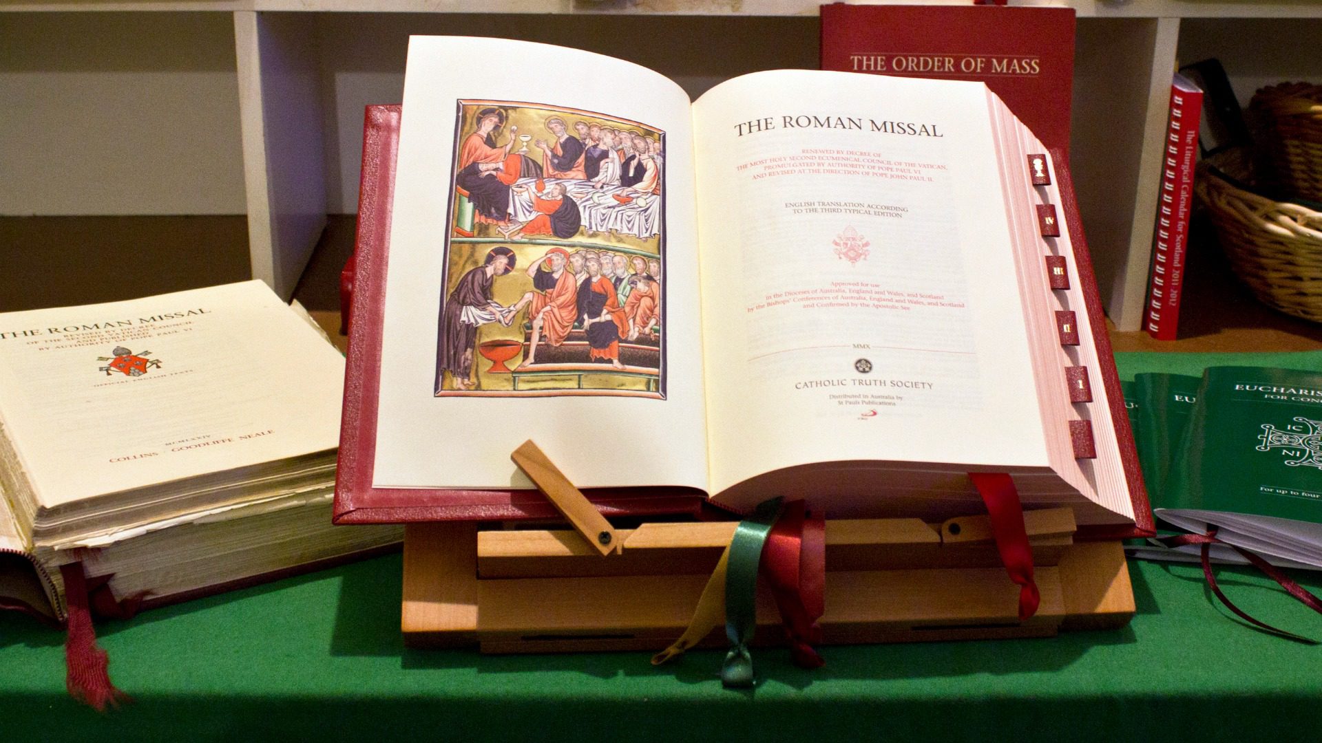 La version anglaise du Missel, adoptée en 2011, passe mal: la moitié des fidèles et 71% des prêtres la rejettent. (Photo: Flickr/Lawrence OP/CC BY-NC-ND 2.0)