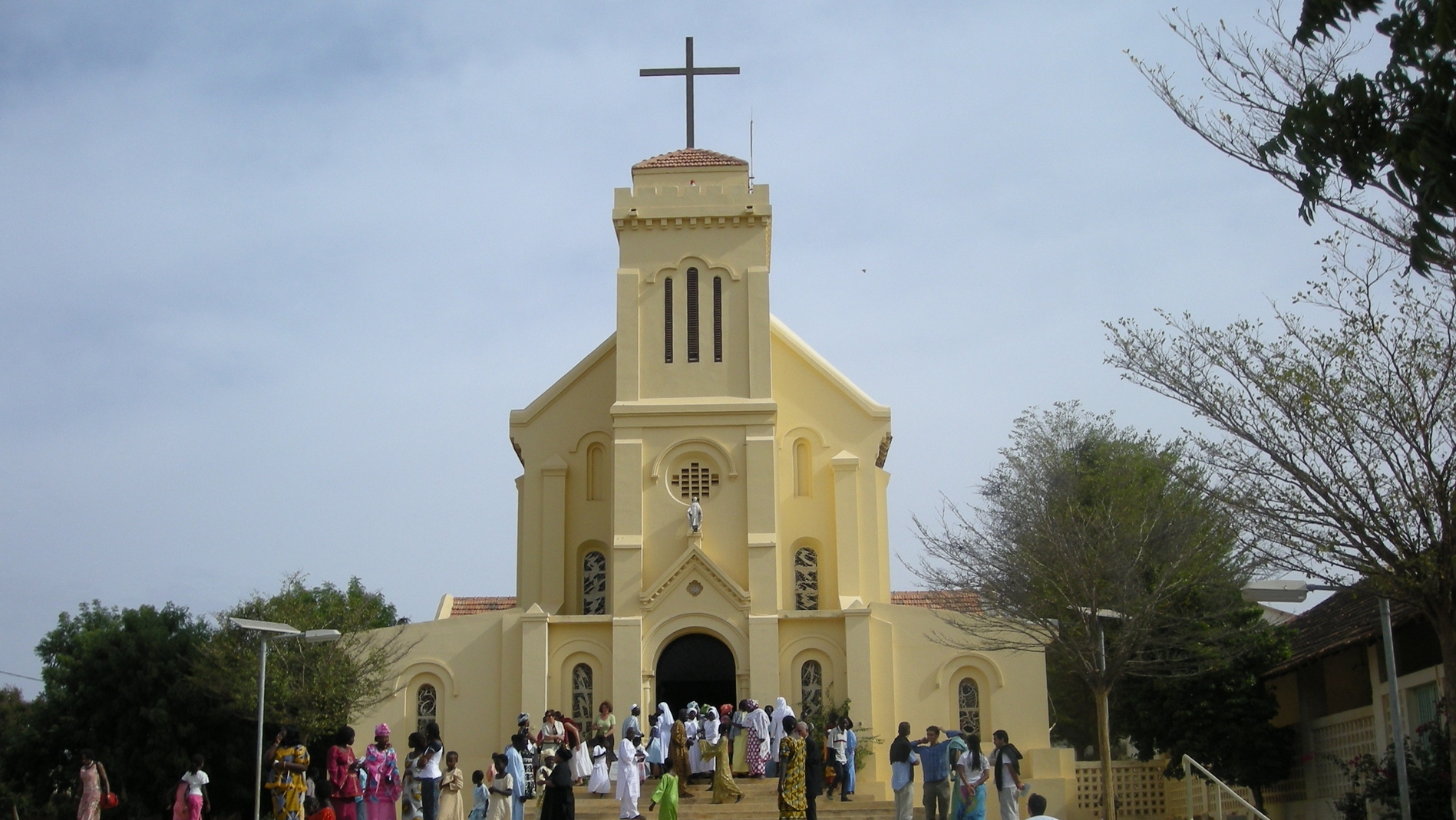 Le sanctuaire Notre Dame de la Délivrande, à Popenguine, au Sénégal (photo Wikimedia commons domaine public)