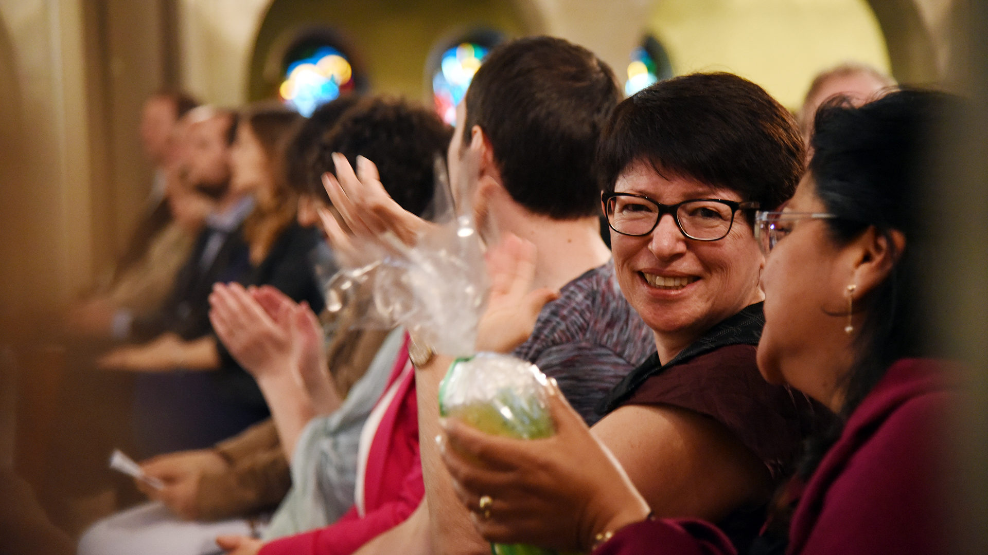 Sourires et applaudissements ont égayés cette remise de diplômes (Photo: Pierre Pistoletti)